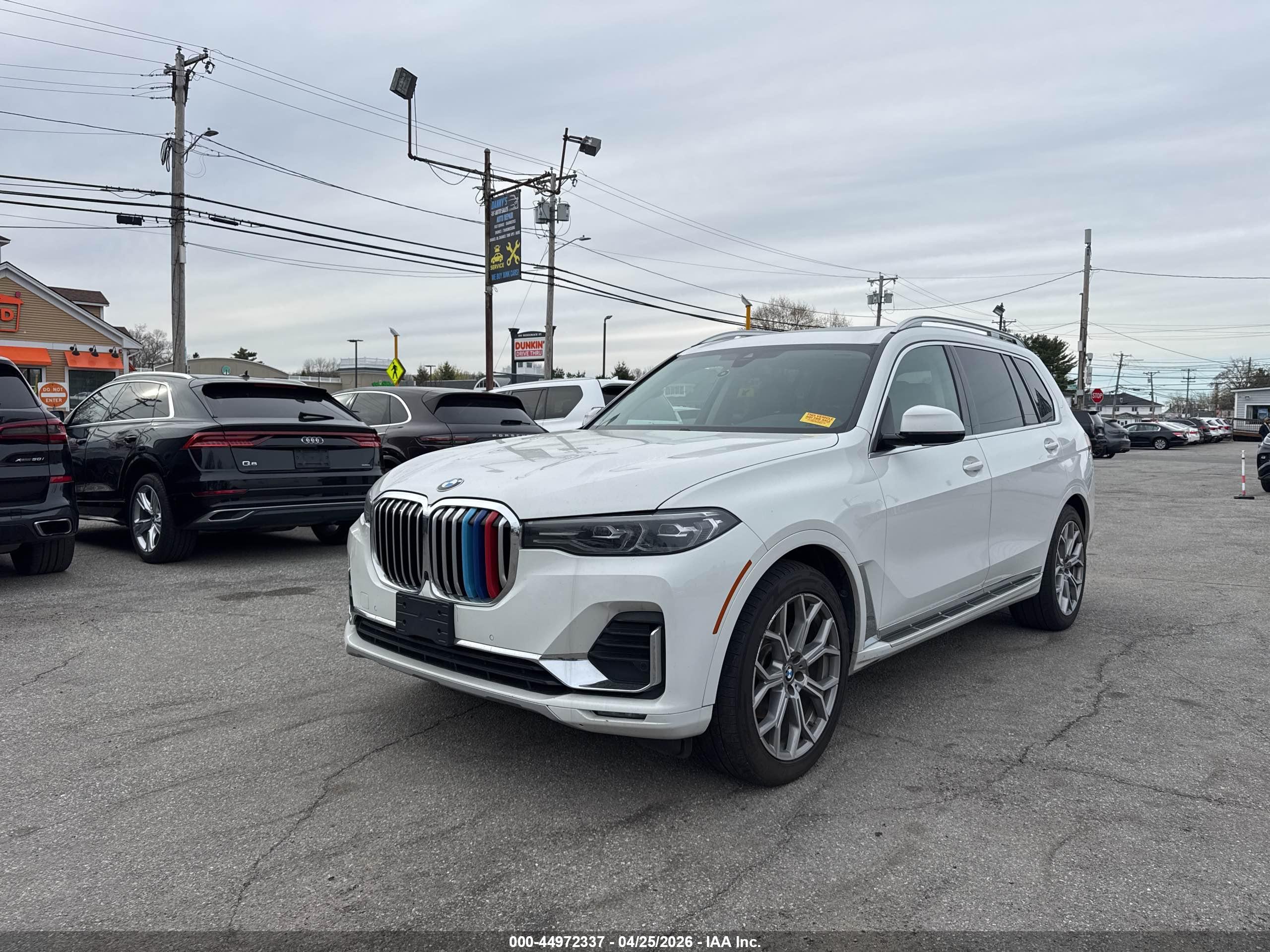 BMW X7 image 2
