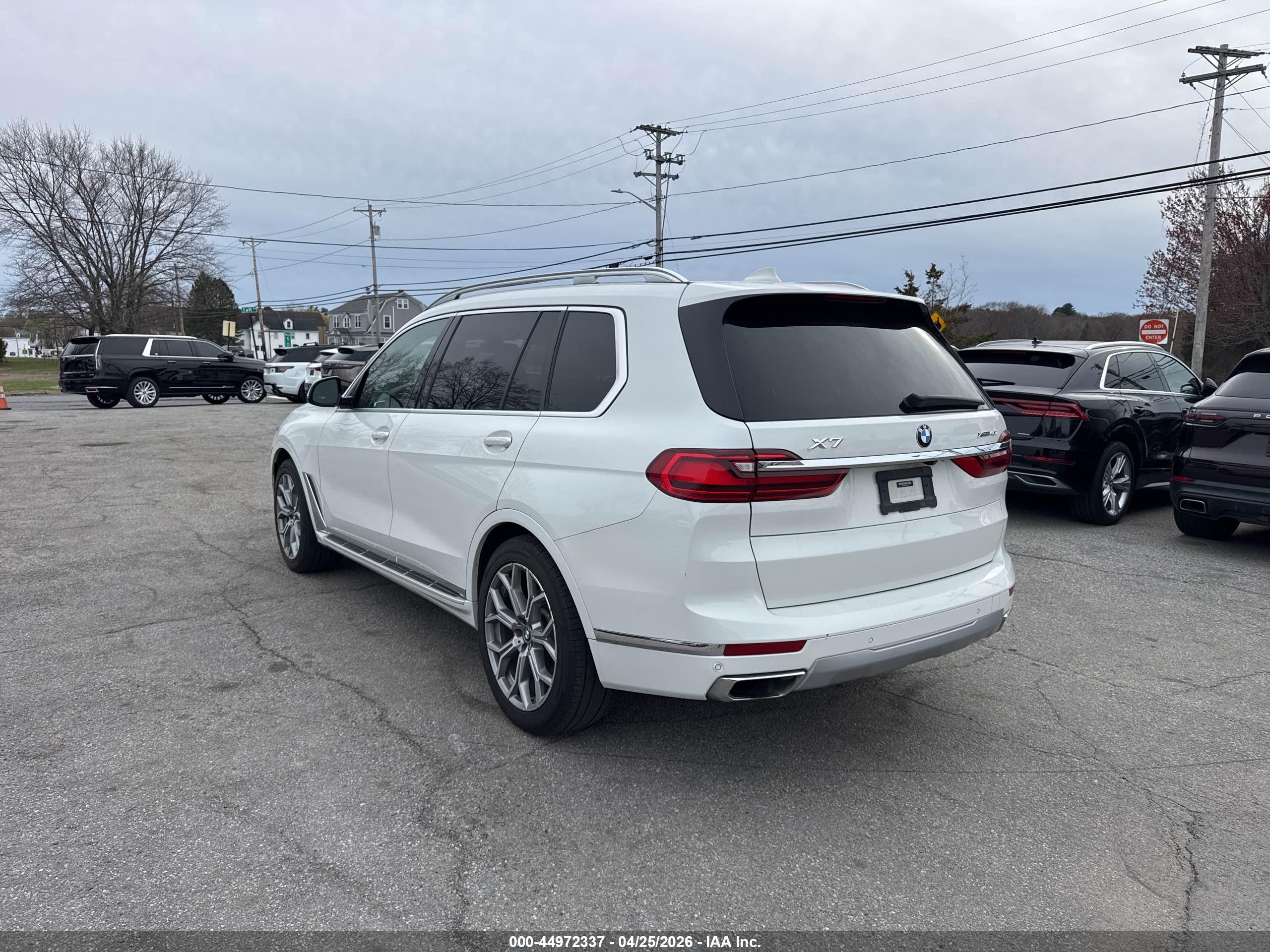 BMW X7 image 3