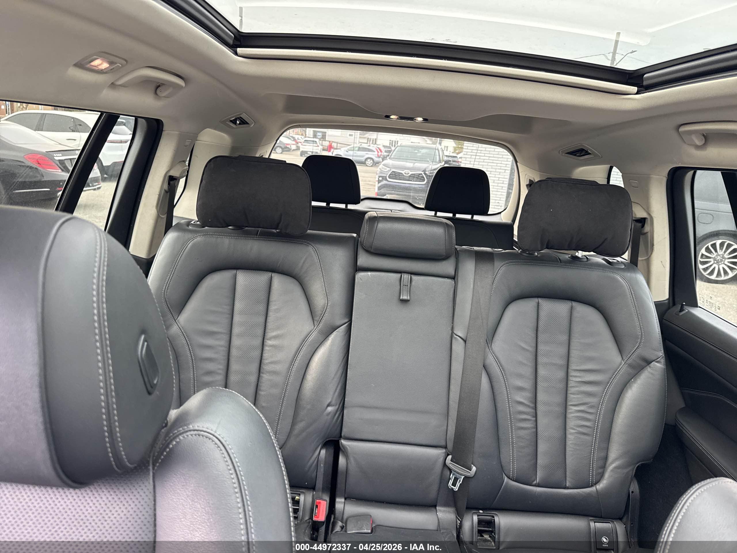 BMW X7 image 6
