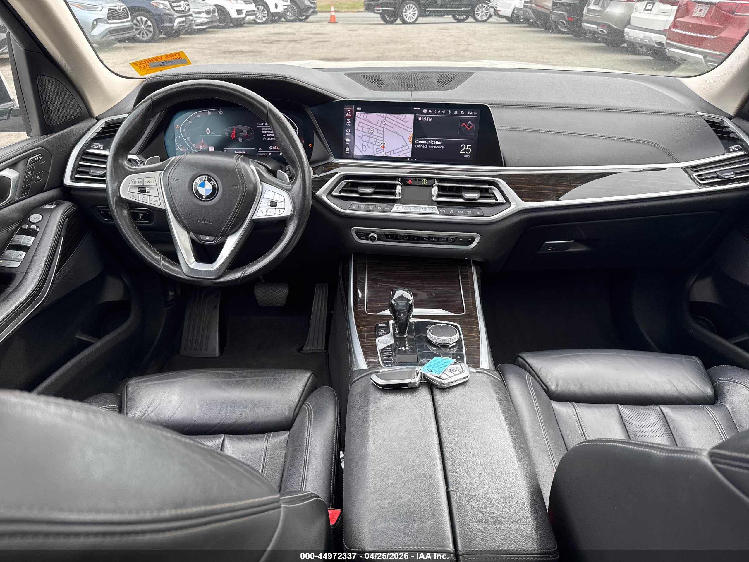 BMW X7 image 8