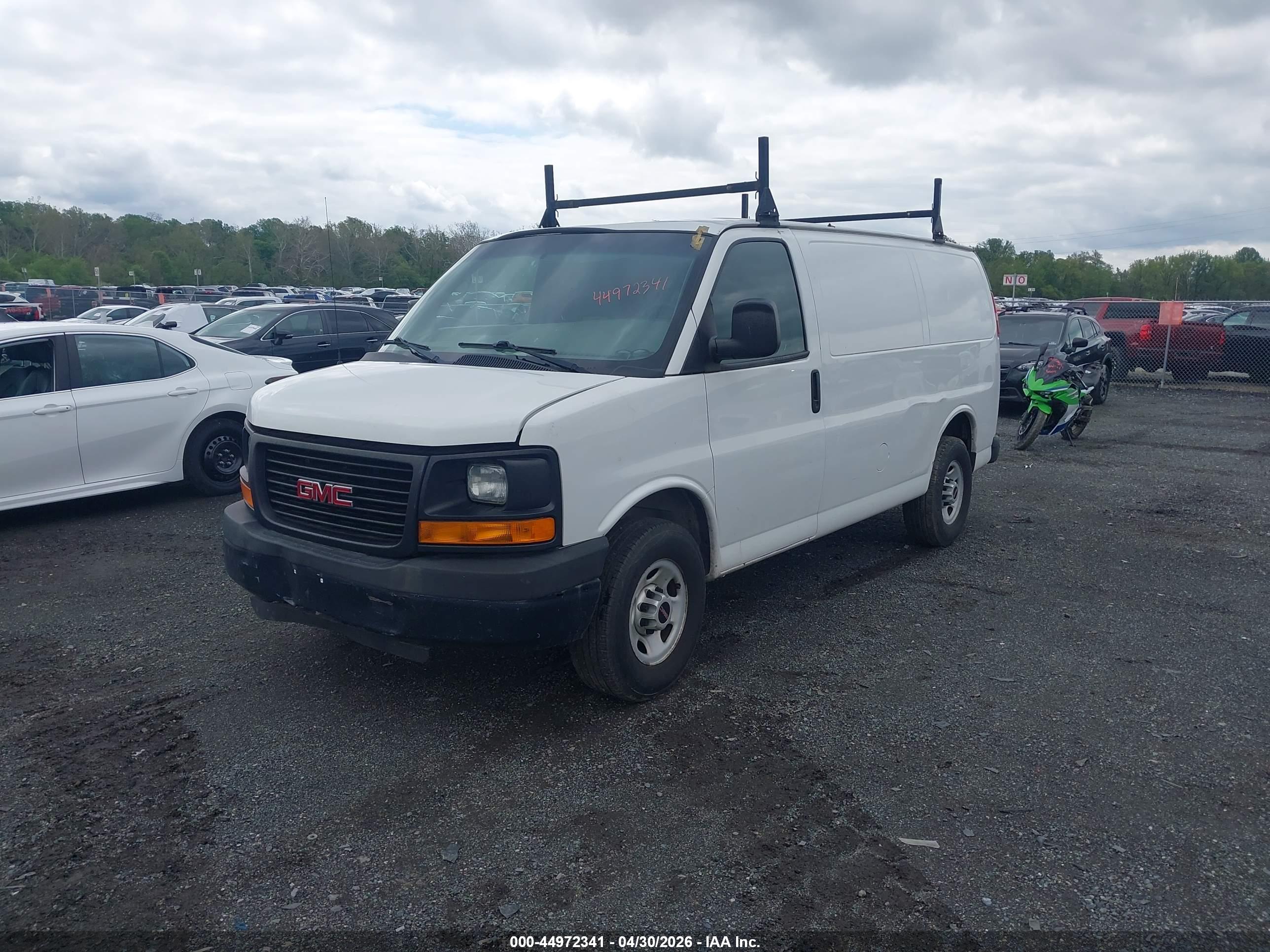 GMC SAVANA image 2