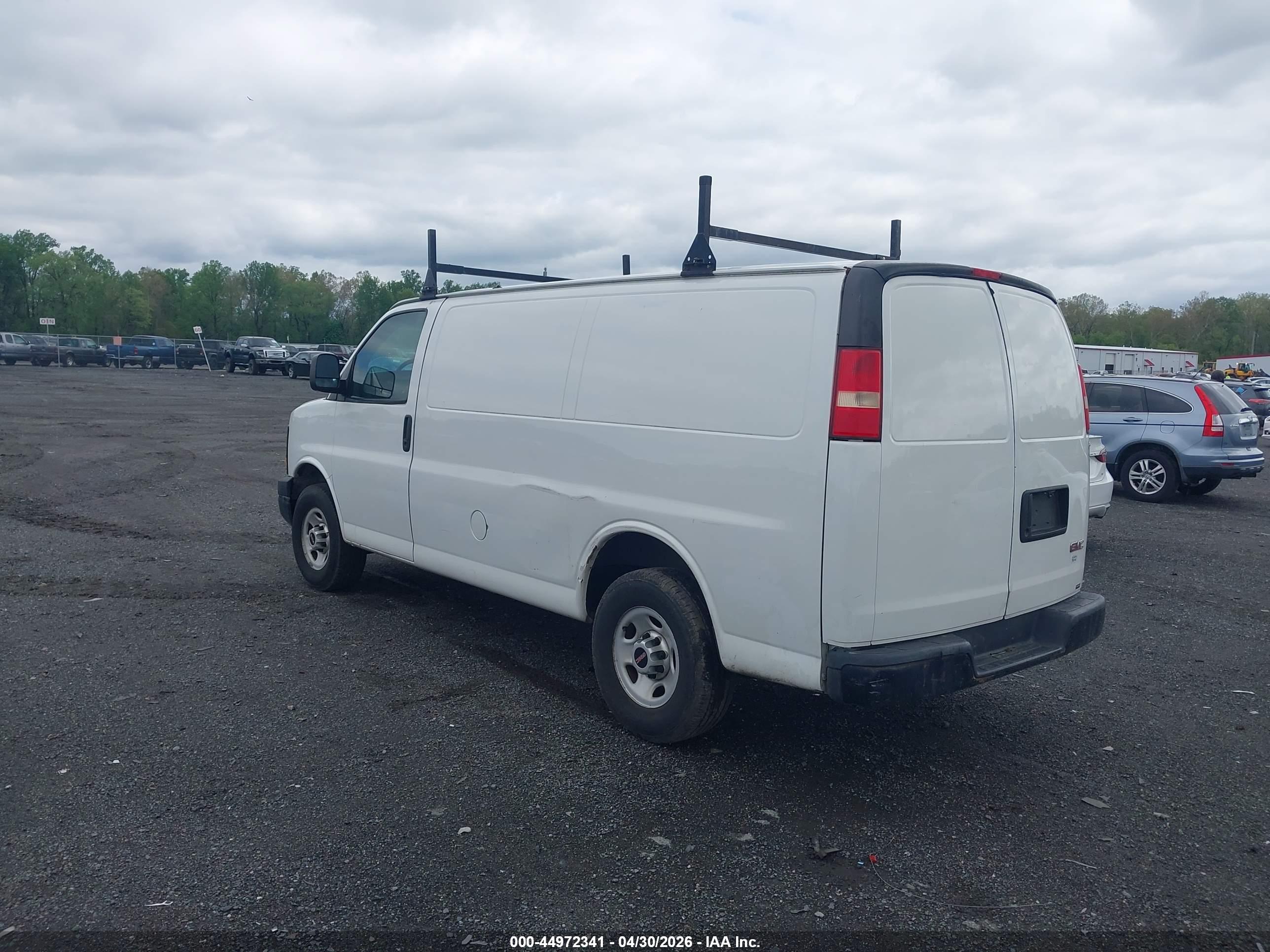 GMC SAVANA image 3