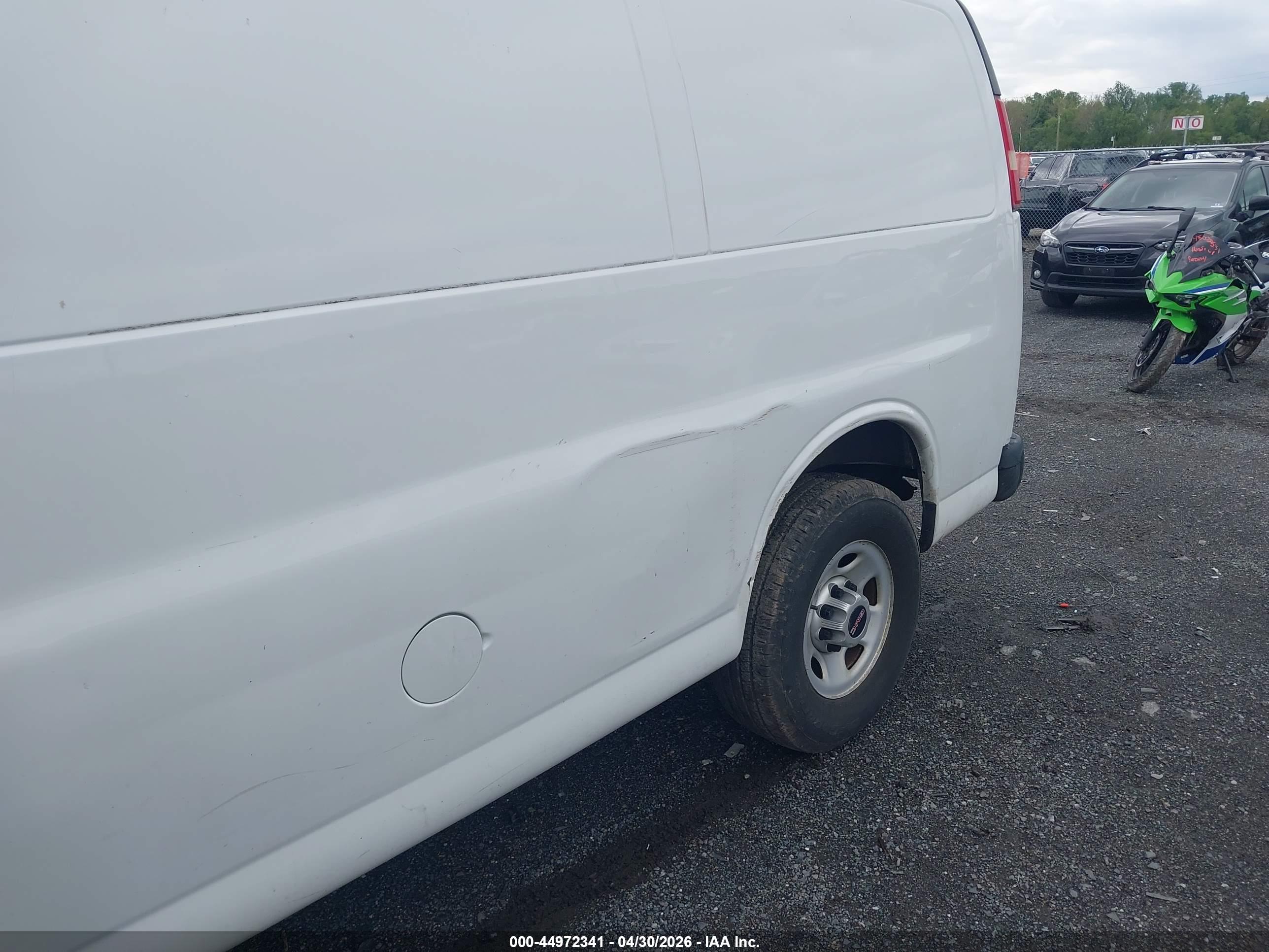 GMC SAVANA image 6