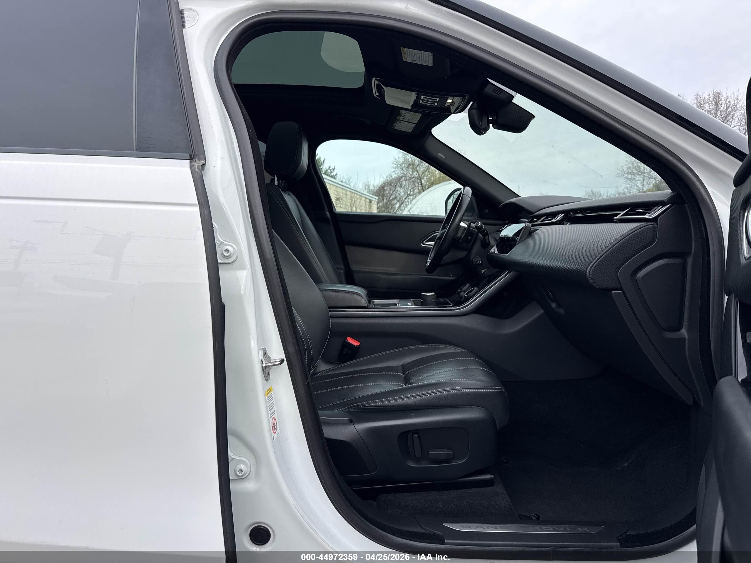 LAND ROVER image 5