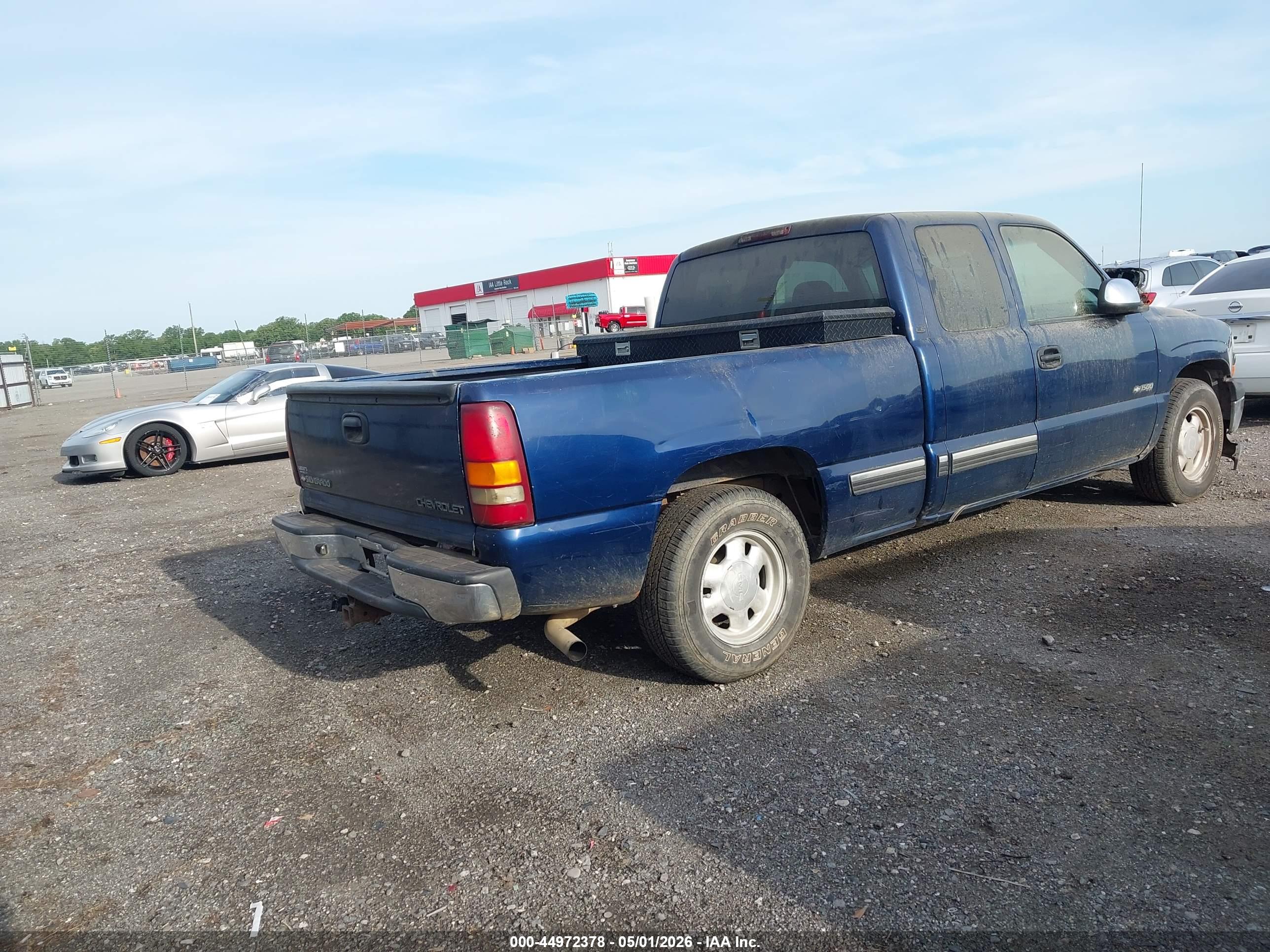 CHEVROLET SILVERADO image 4