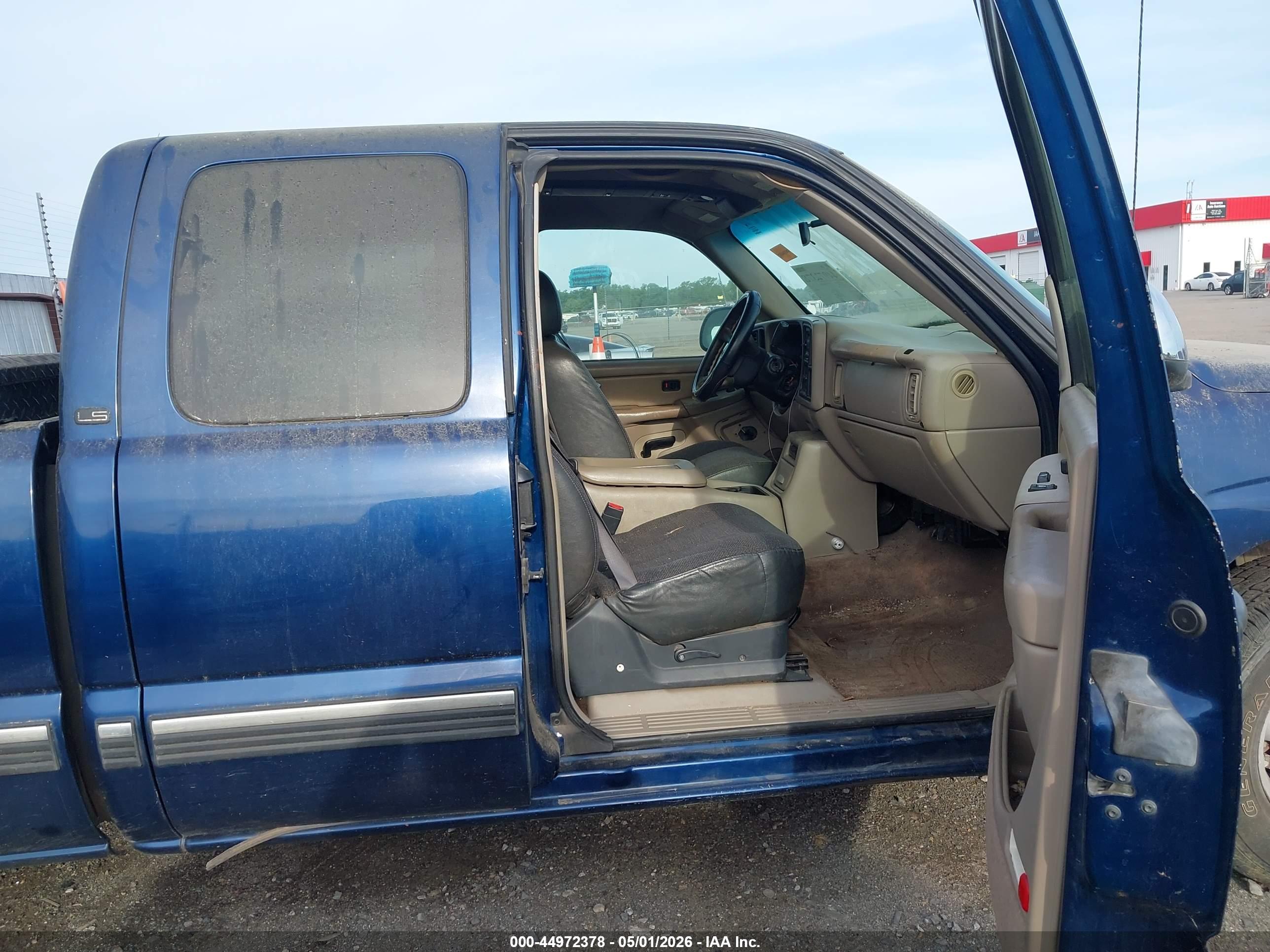 CHEVROLET SILVERADO image 5