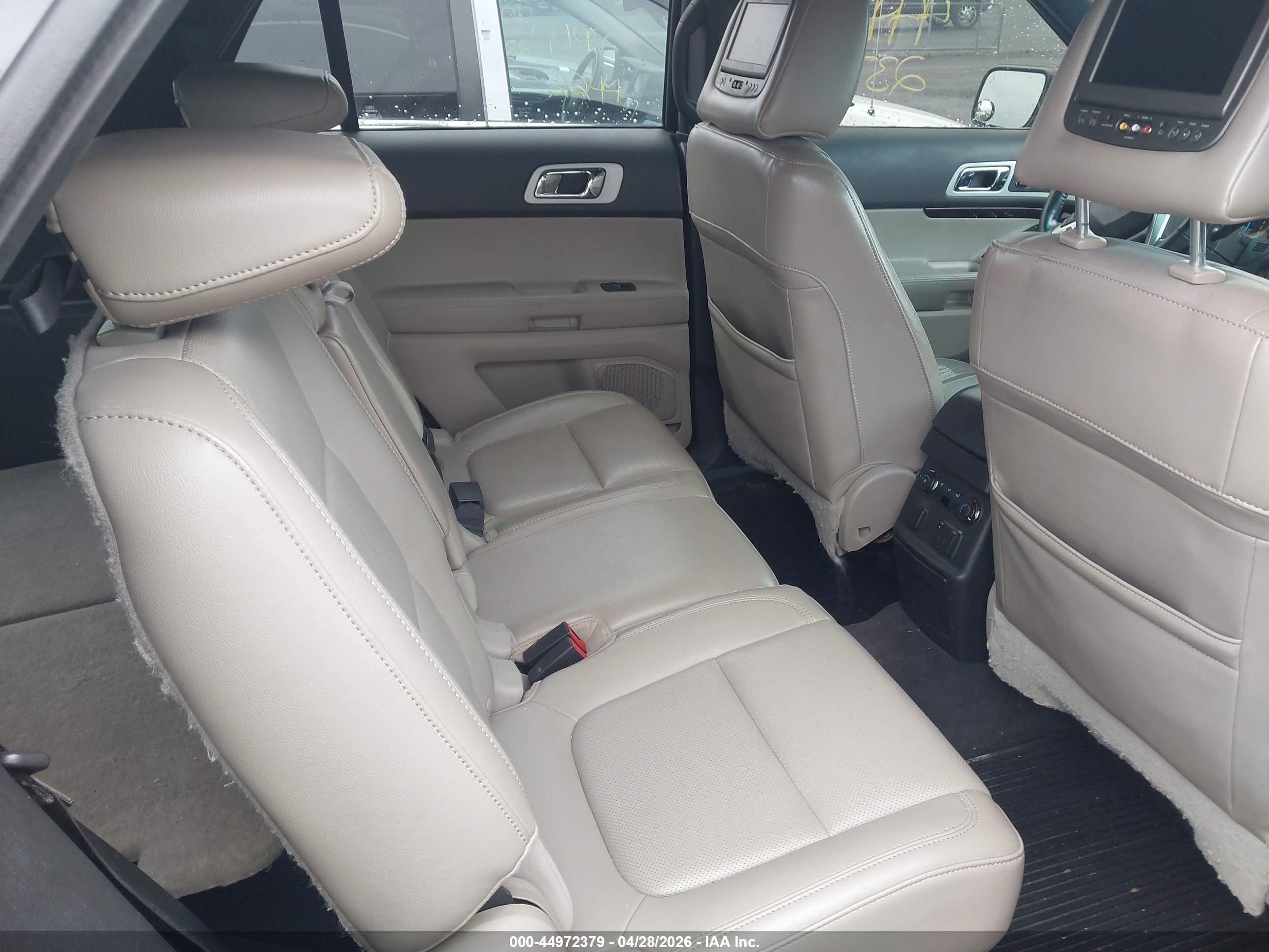FORD EXPLORER image 8