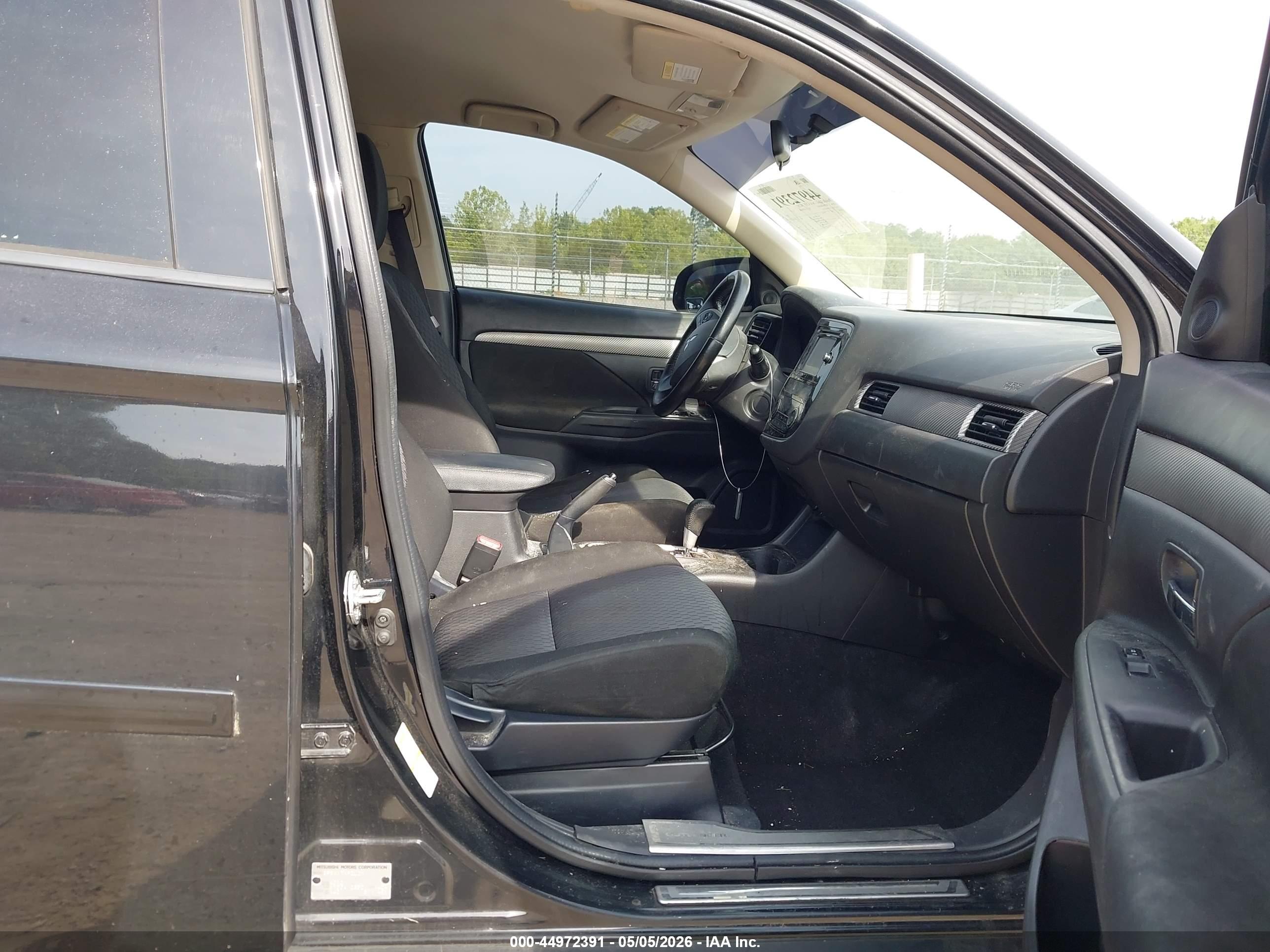 MITSUBISHI OUTLANDER image 5