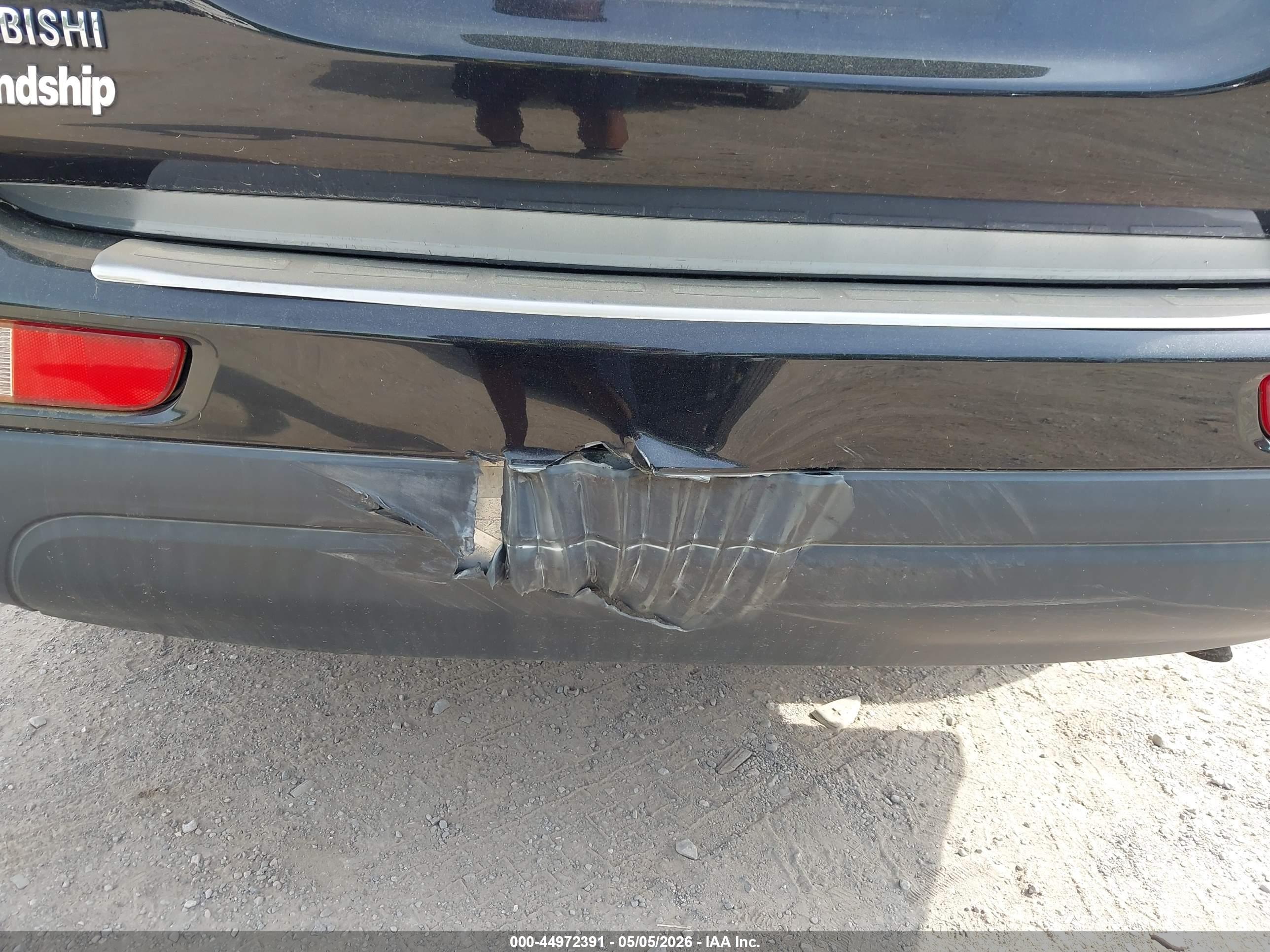 MITSUBISHI OUTLANDER image 6