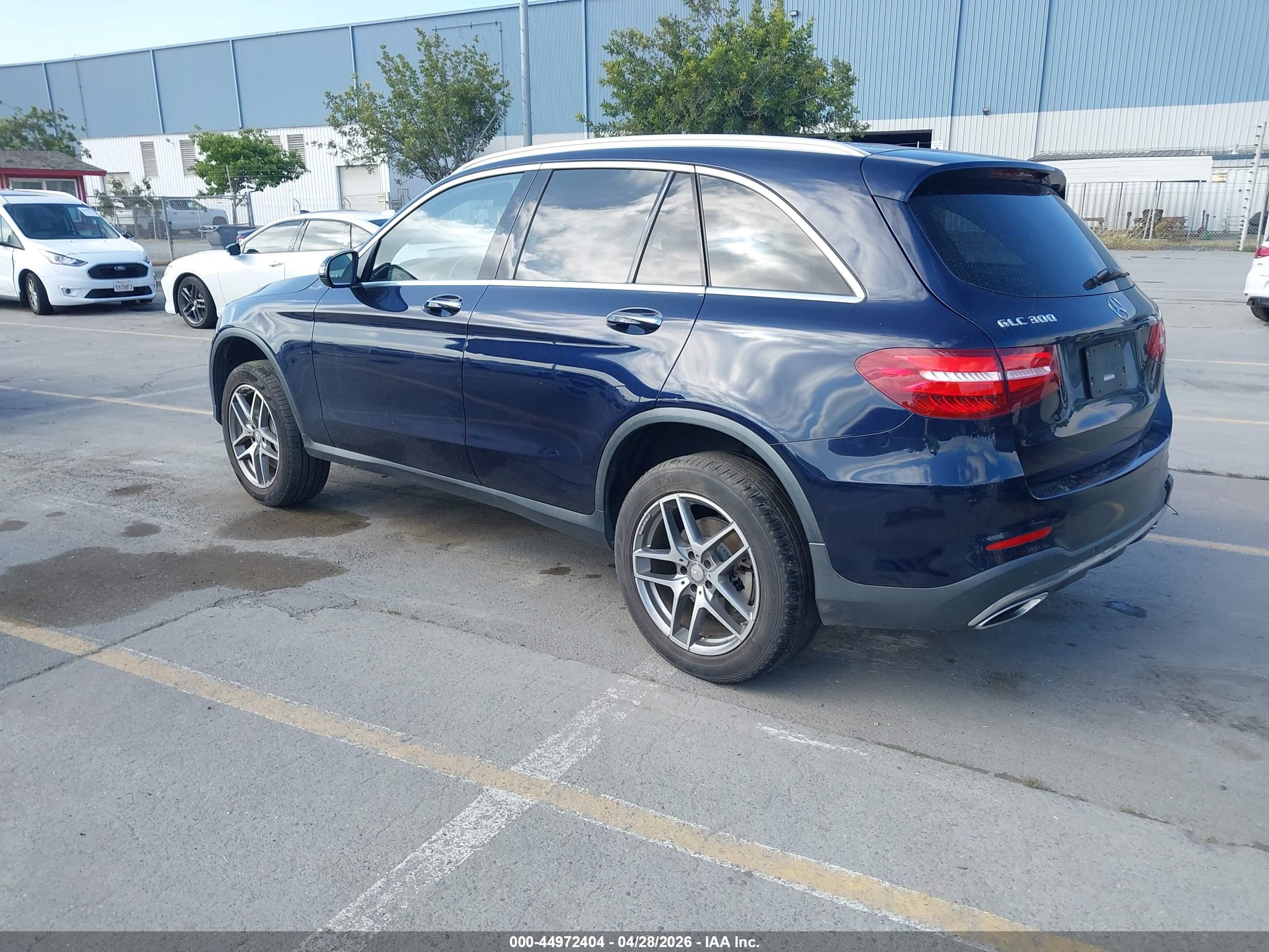 MERCEDES-BENZ GLC image 3
