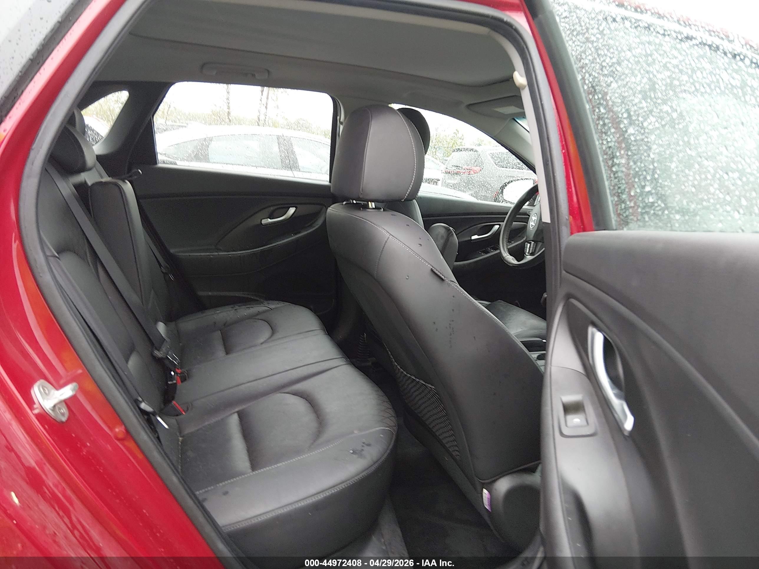 HYUNDAI ELANTRA image 8