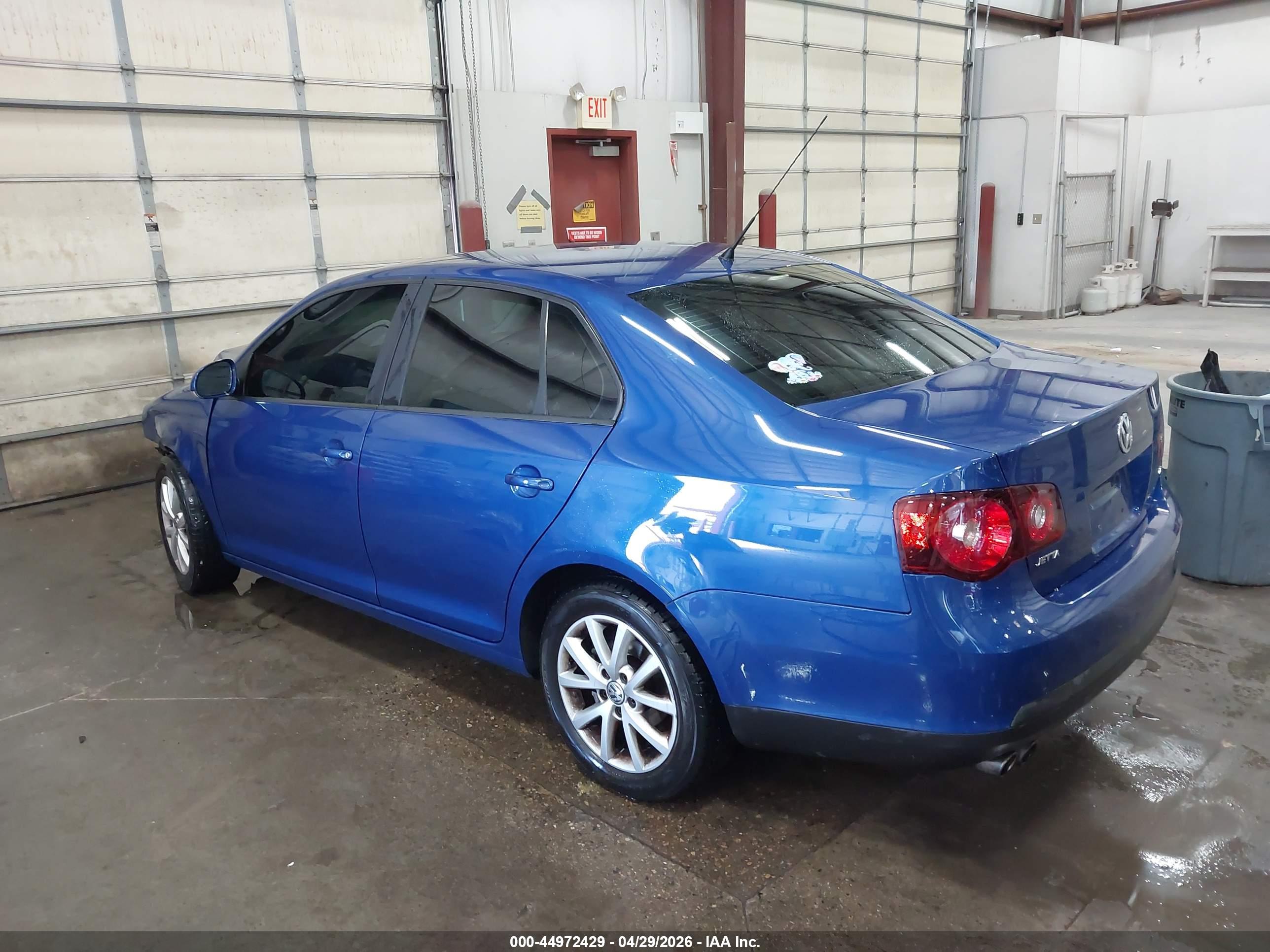 VOLKSWAGEN JETTA image 3