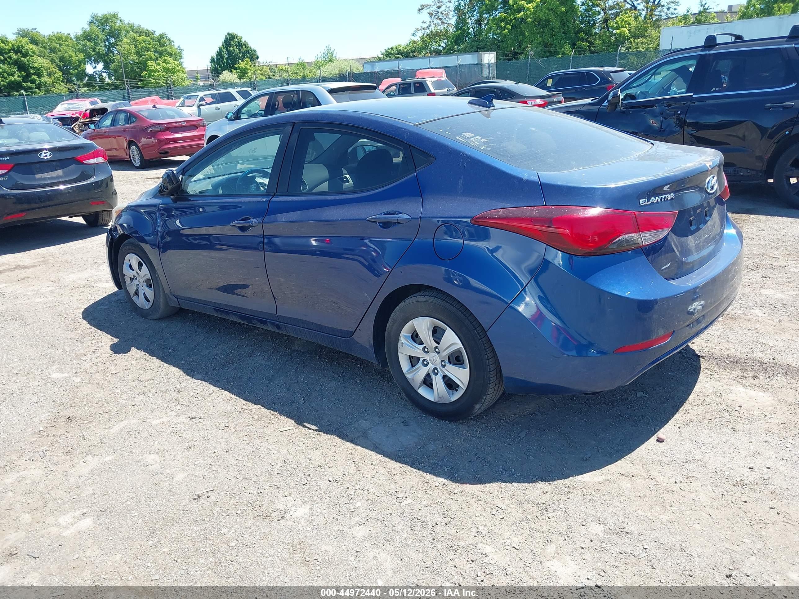 HYUNDAI ELANTRA image 3