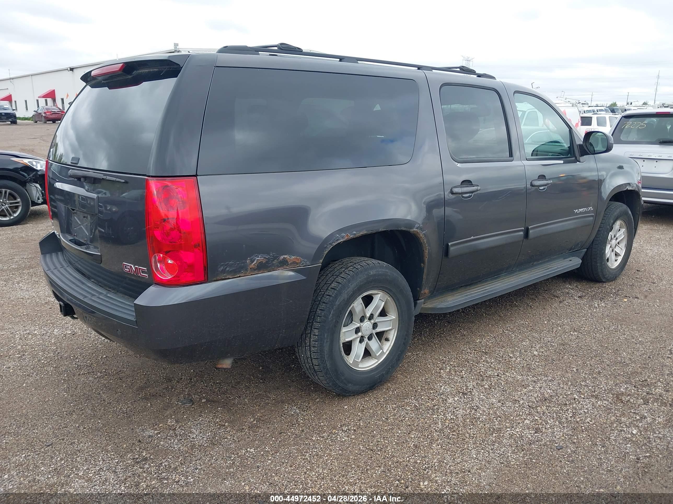 GMC YUKON image 4
