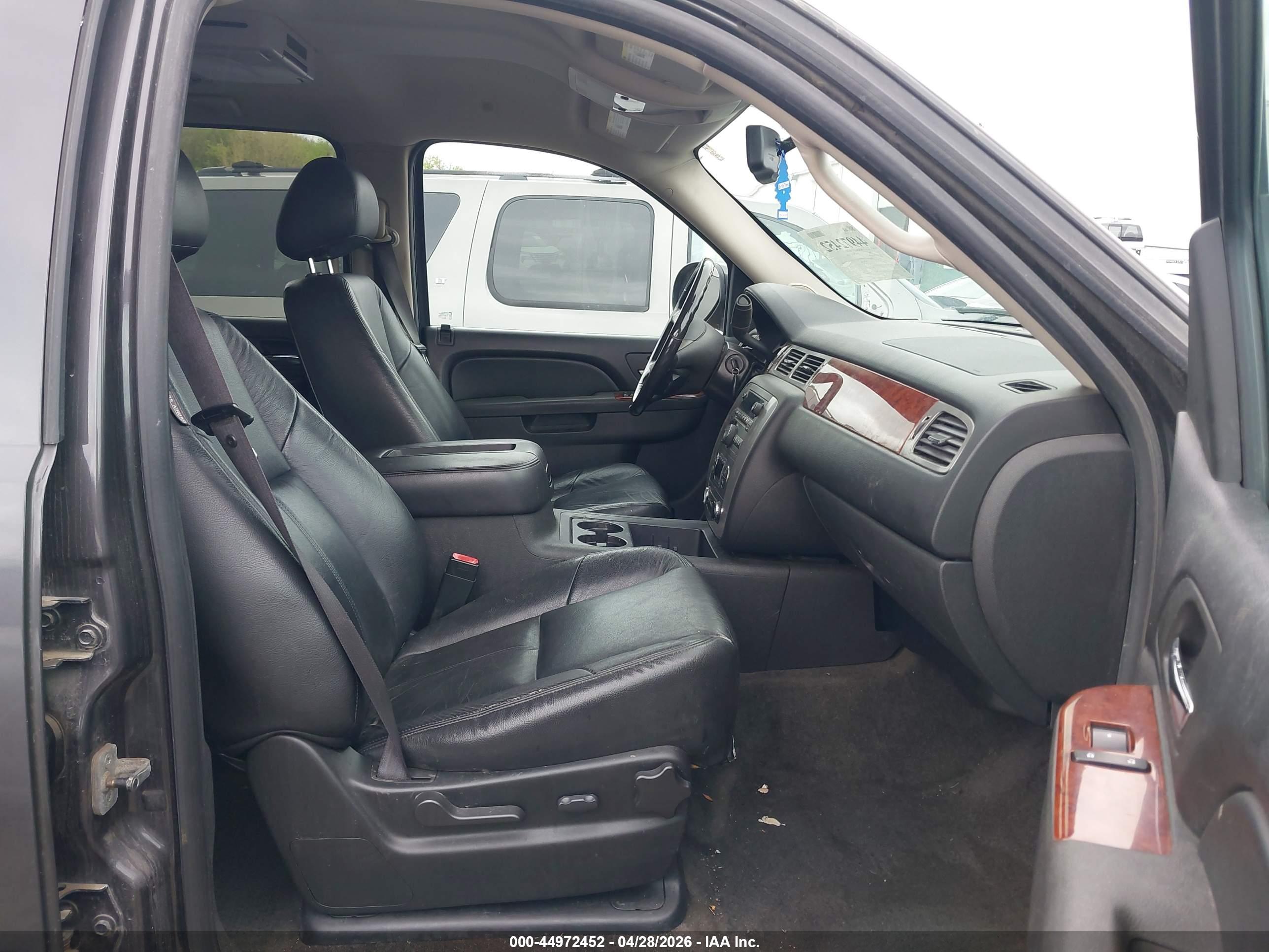 GMC YUKON image 5