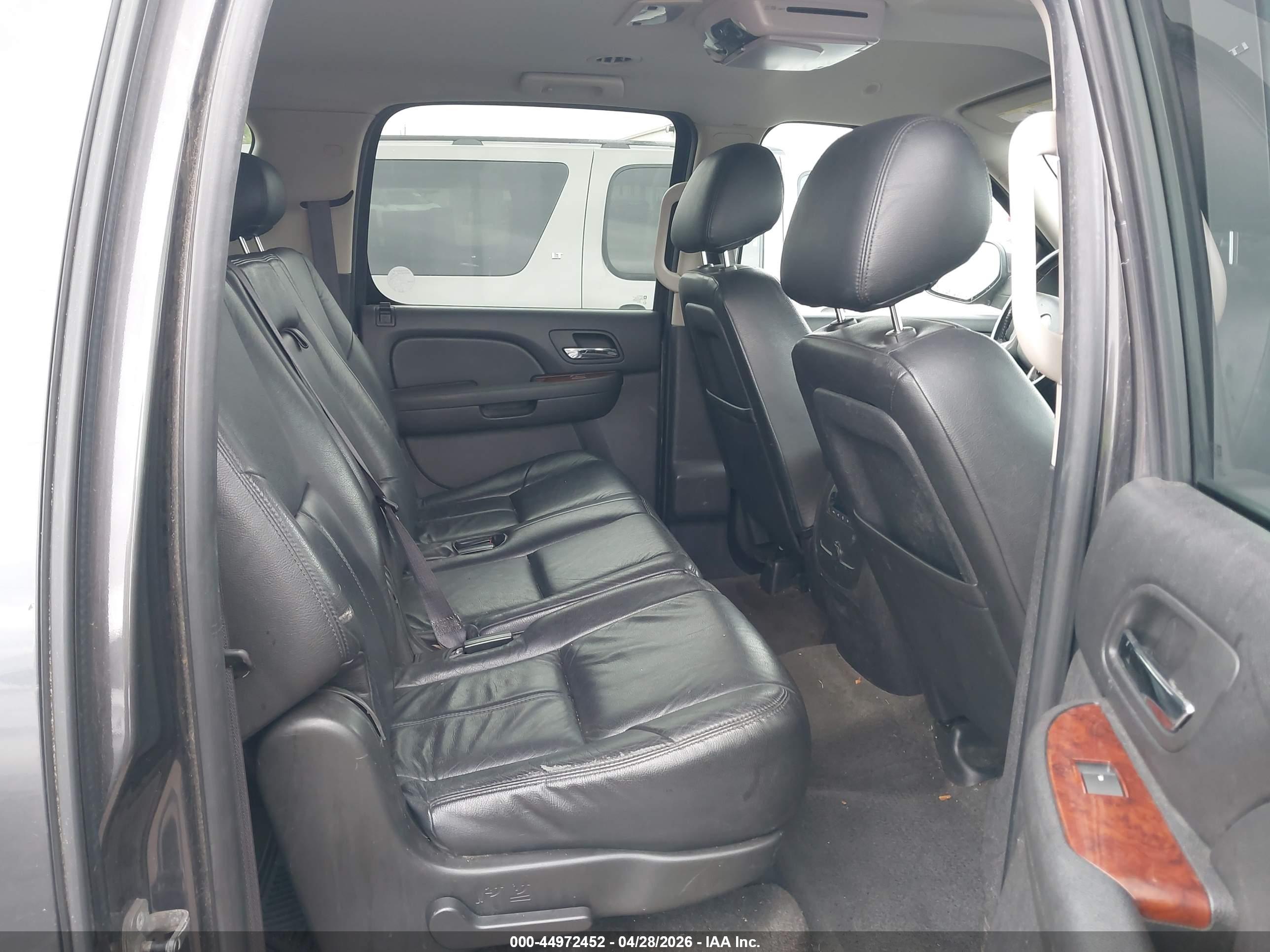 GMC YUKON image 8