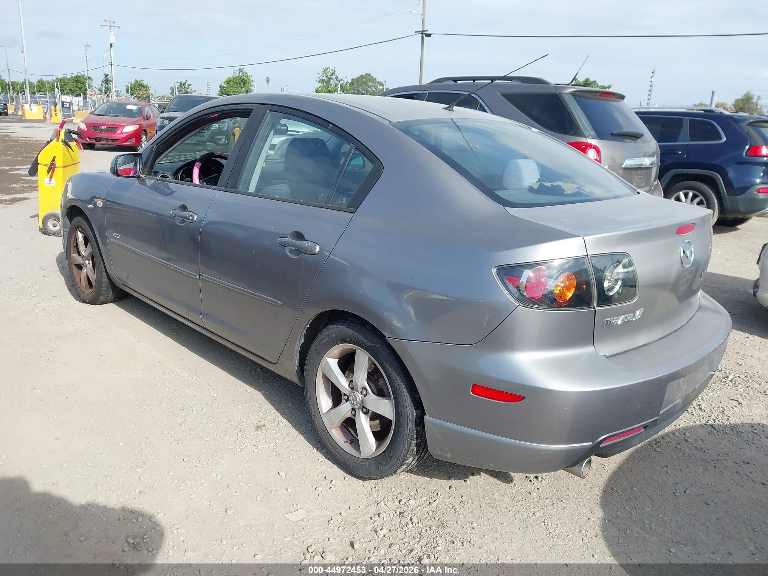 MAZDA MAZDA3 image 3