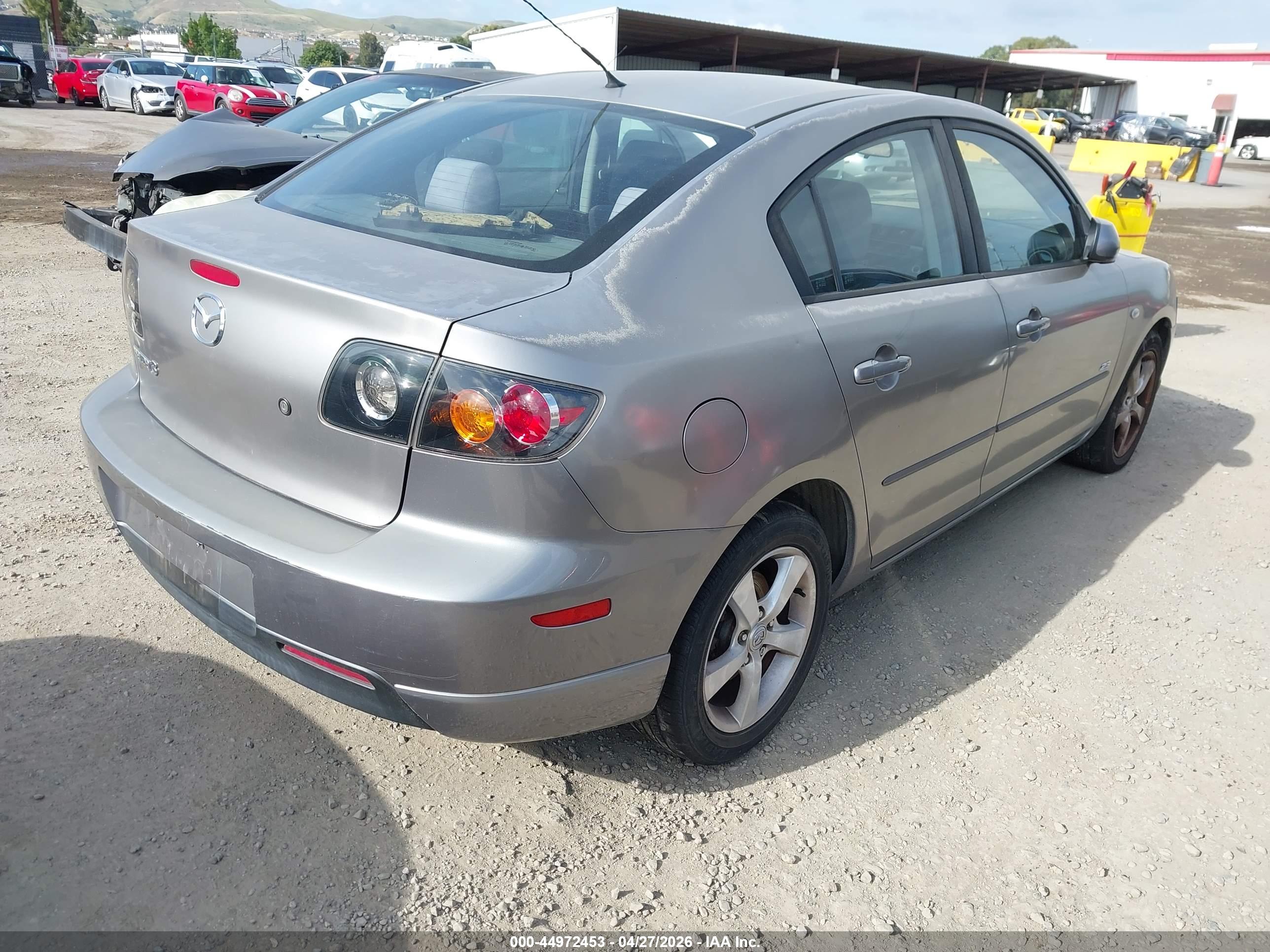 MAZDA MAZDA3 image 4