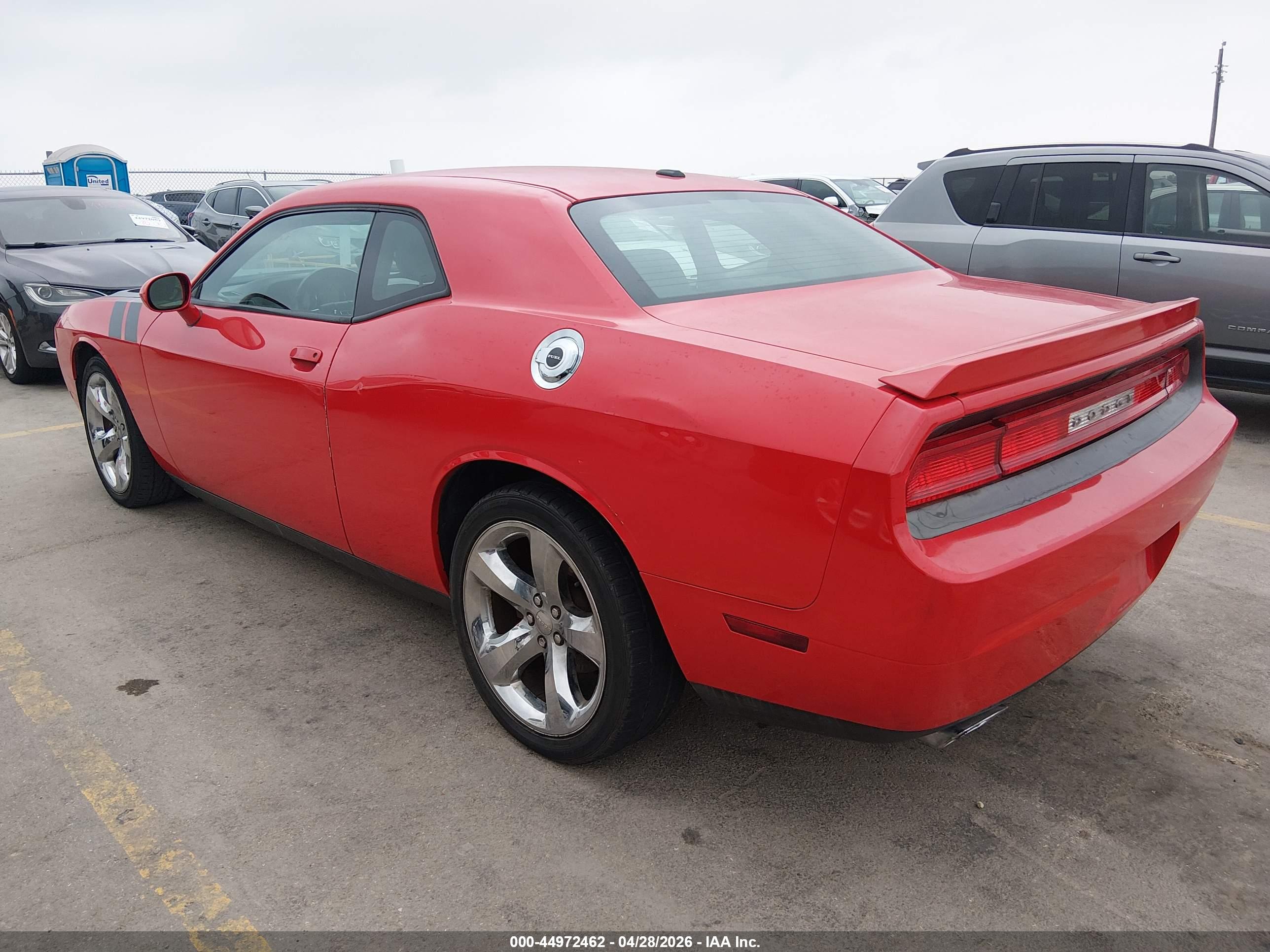 DODGE CHALLENGER image 3