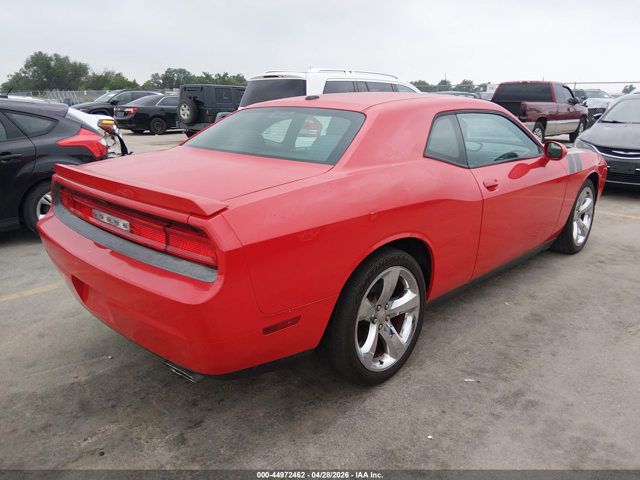 DODGE CHALLENGER image 4