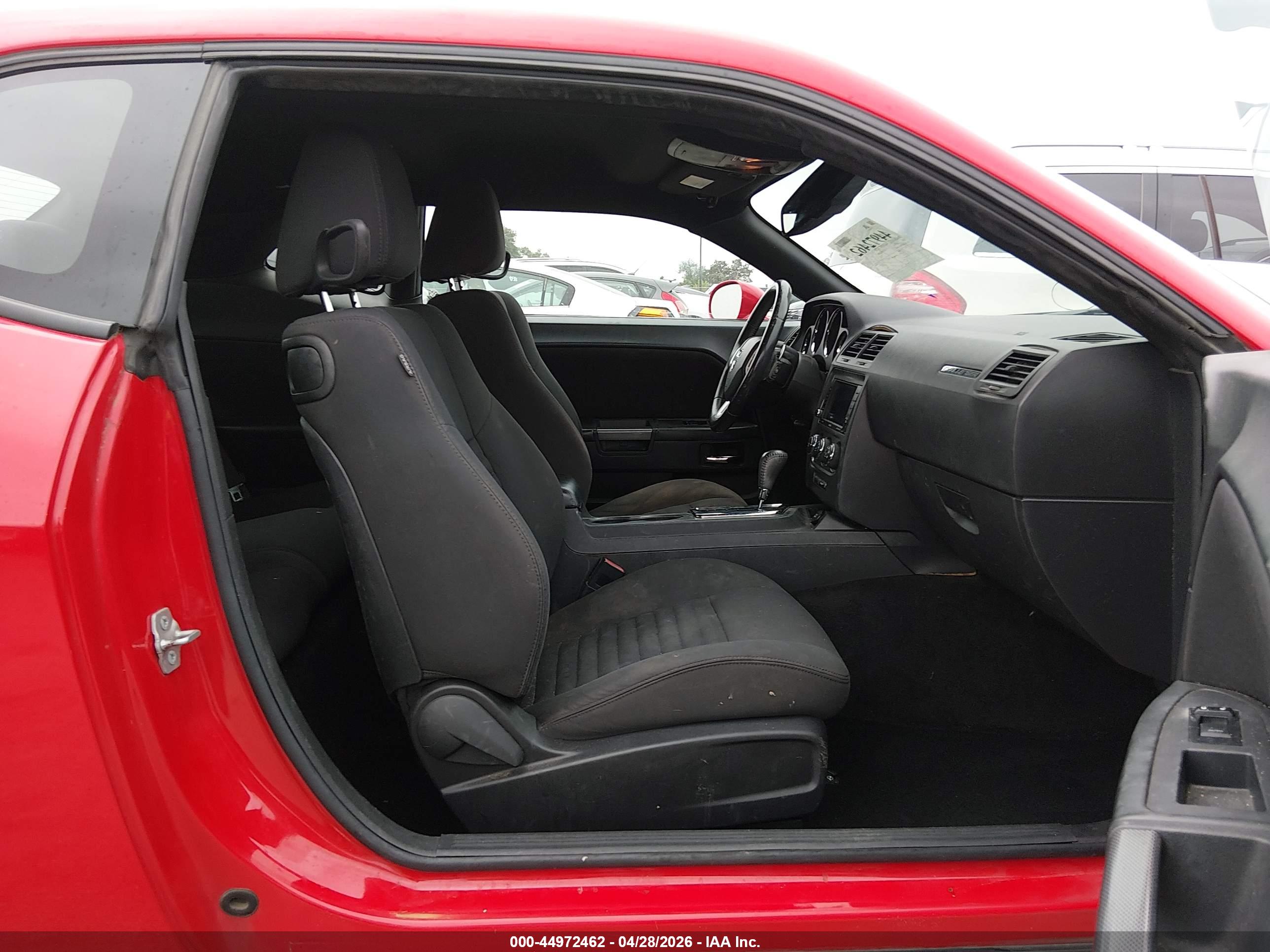 DODGE CHALLENGER image 5