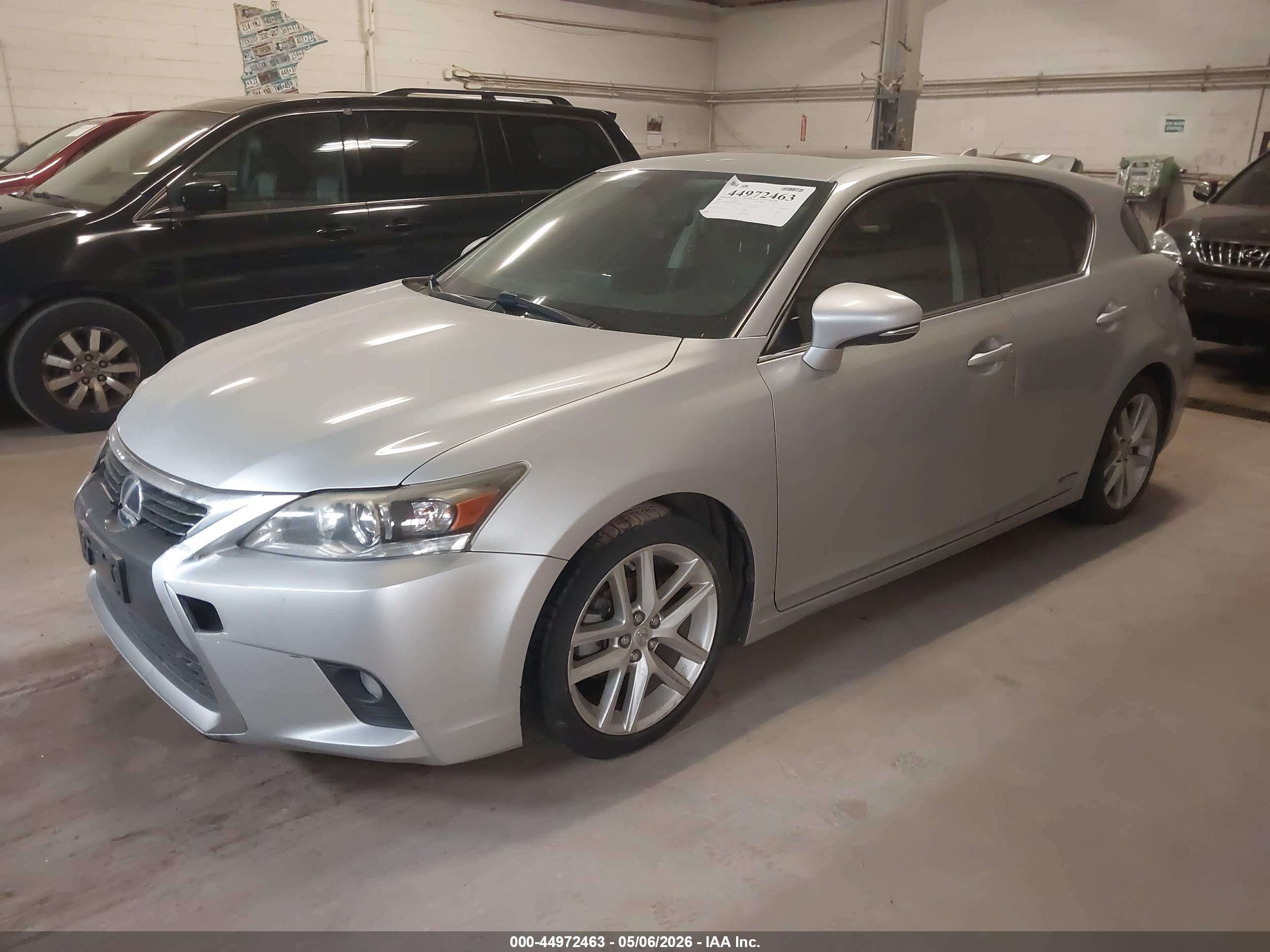 LEXUS CT image 2