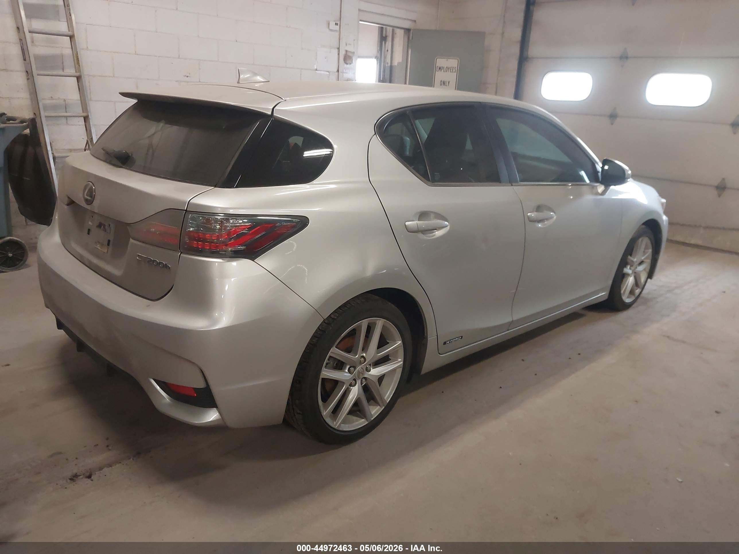 LEXUS CT image 4