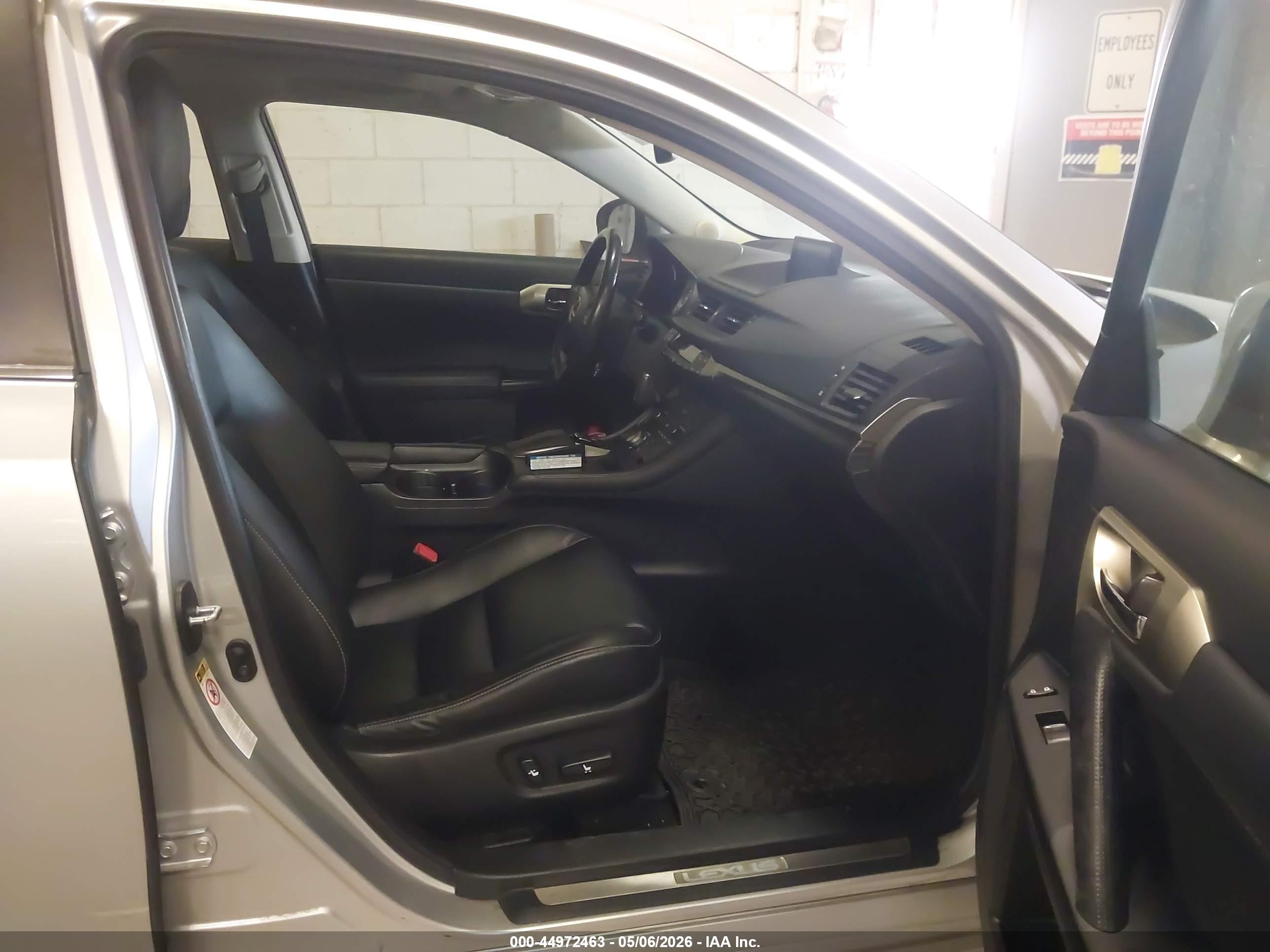 LEXUS CT image 5