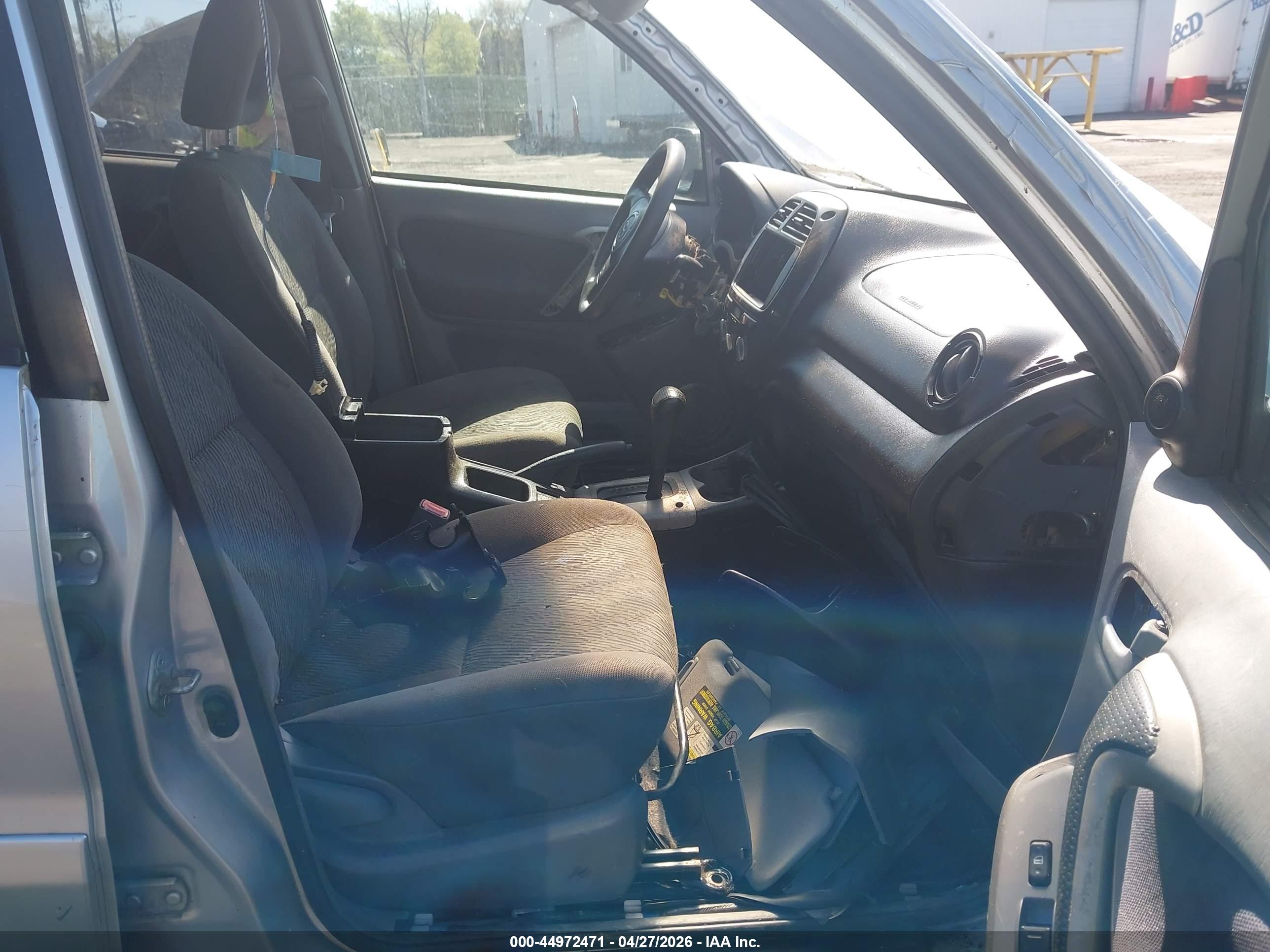 TOYOTA RAV4 image 5