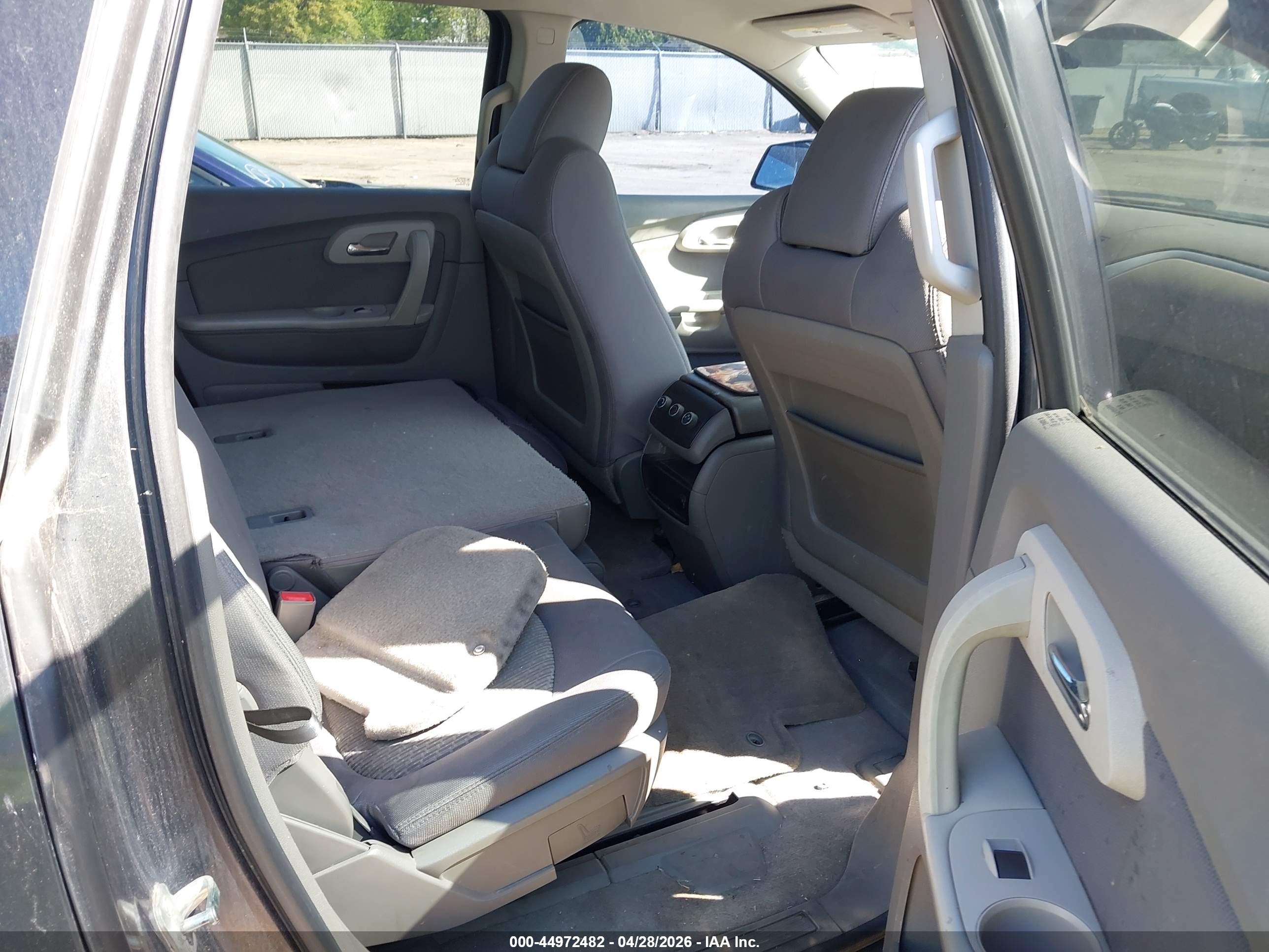 CHEVROLET TRAVERSE image 8