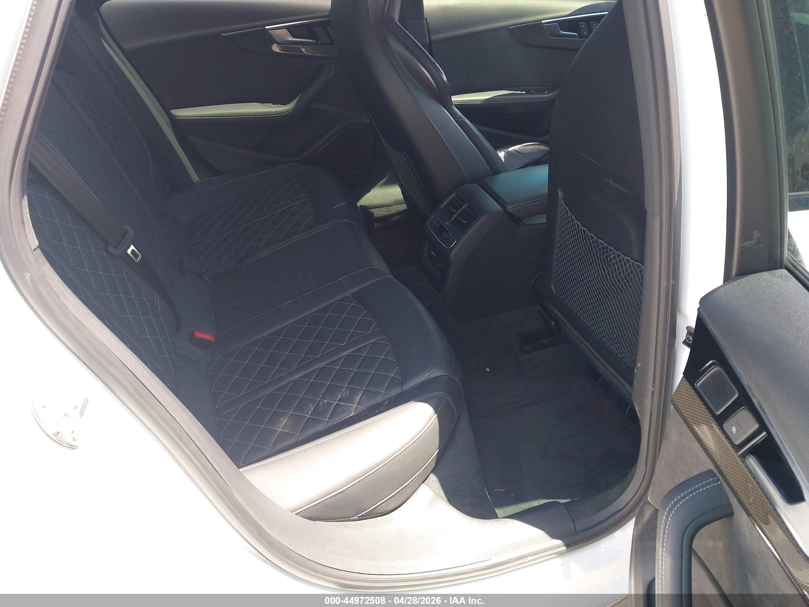 AUDI S4 image 8
