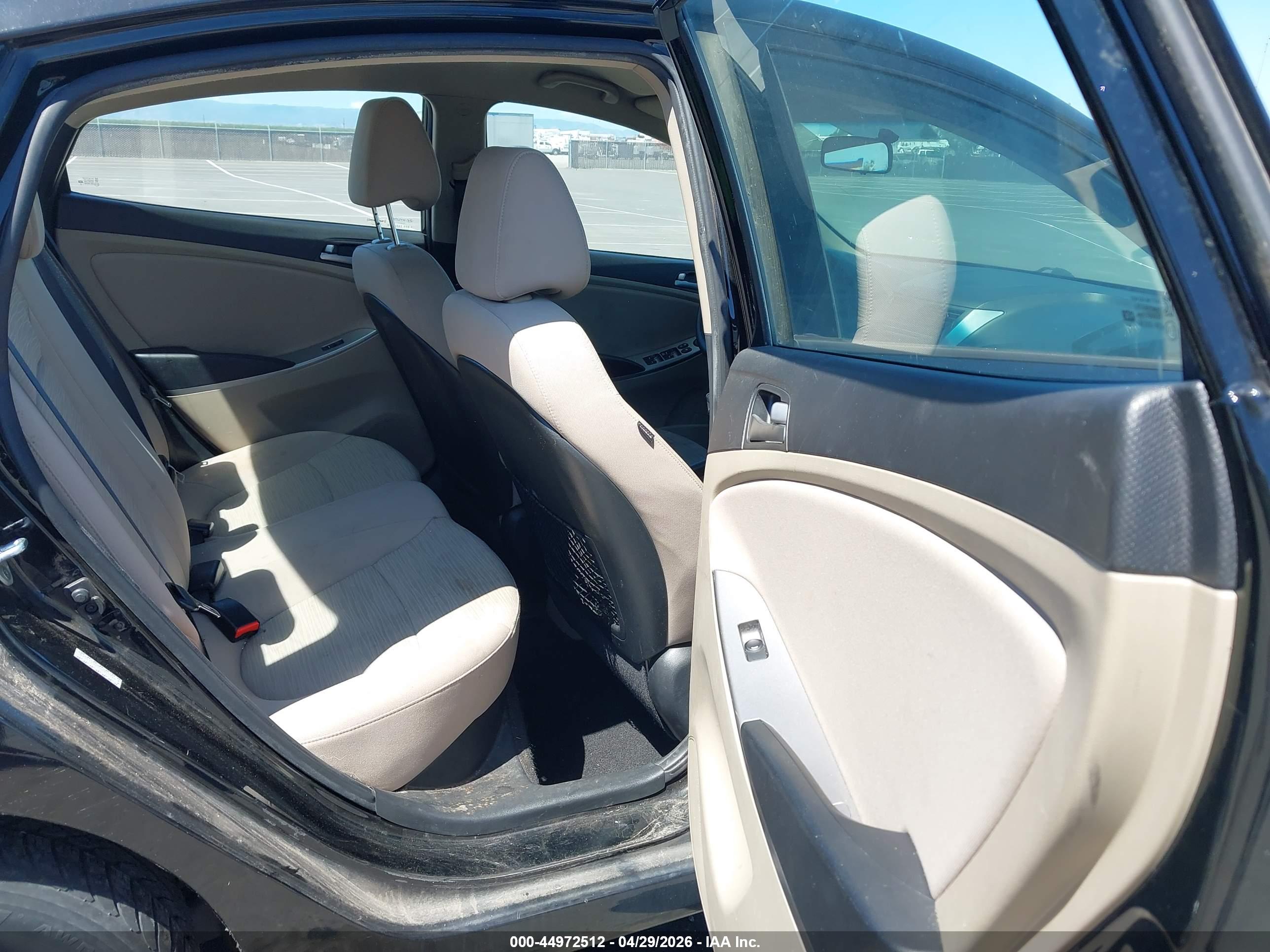 HYUNDAI ACCENT image 8