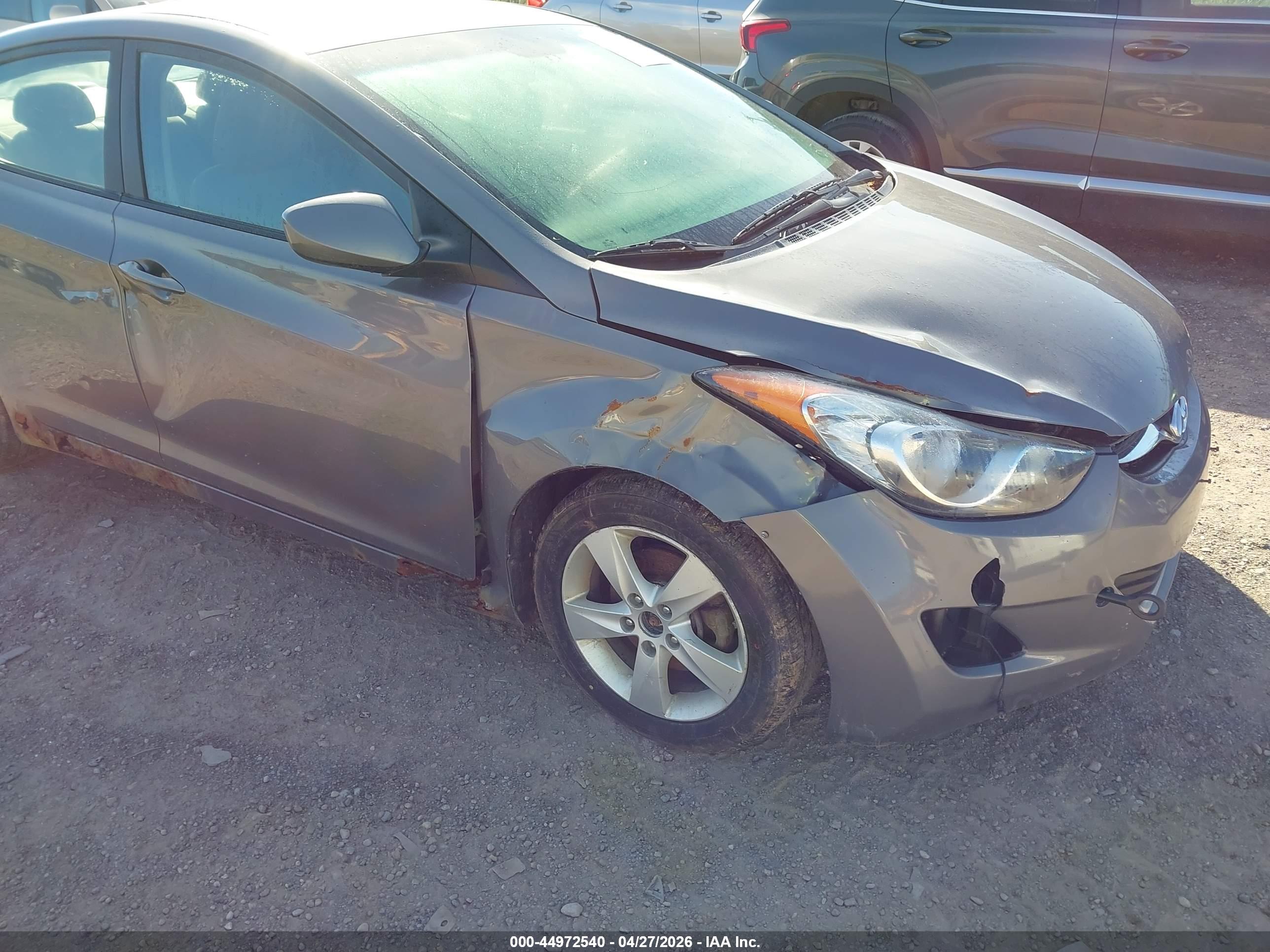 HYUNDAI ELANTRA image 6