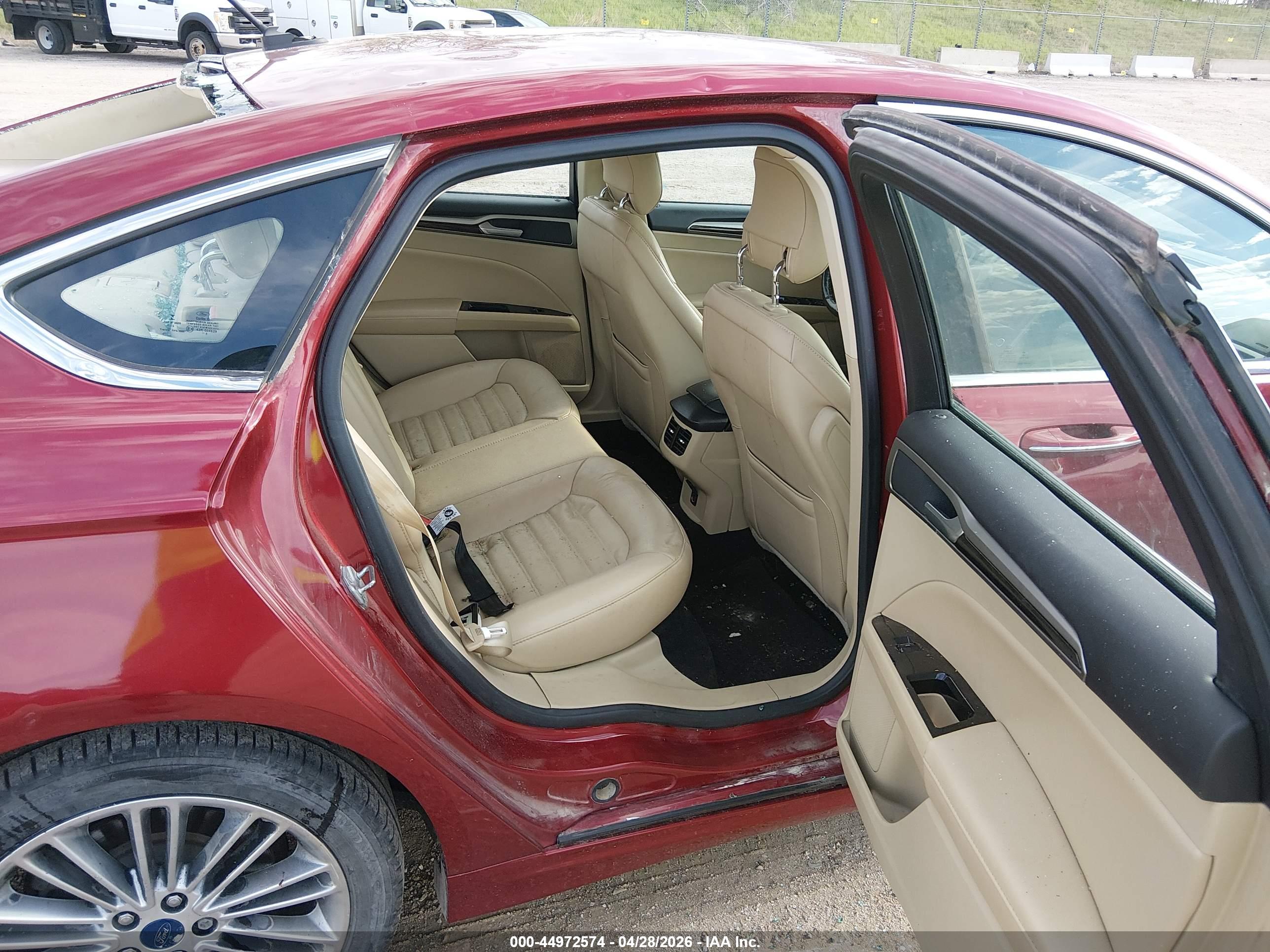 FORD FUSION image 8
