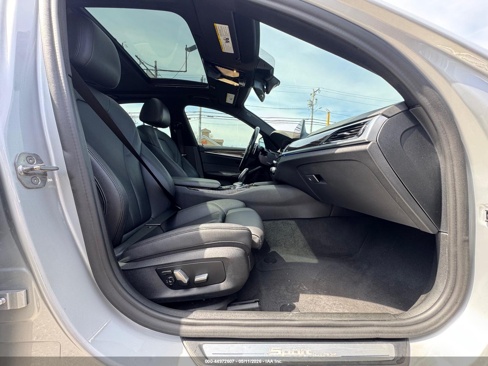 BMW 530I image 5