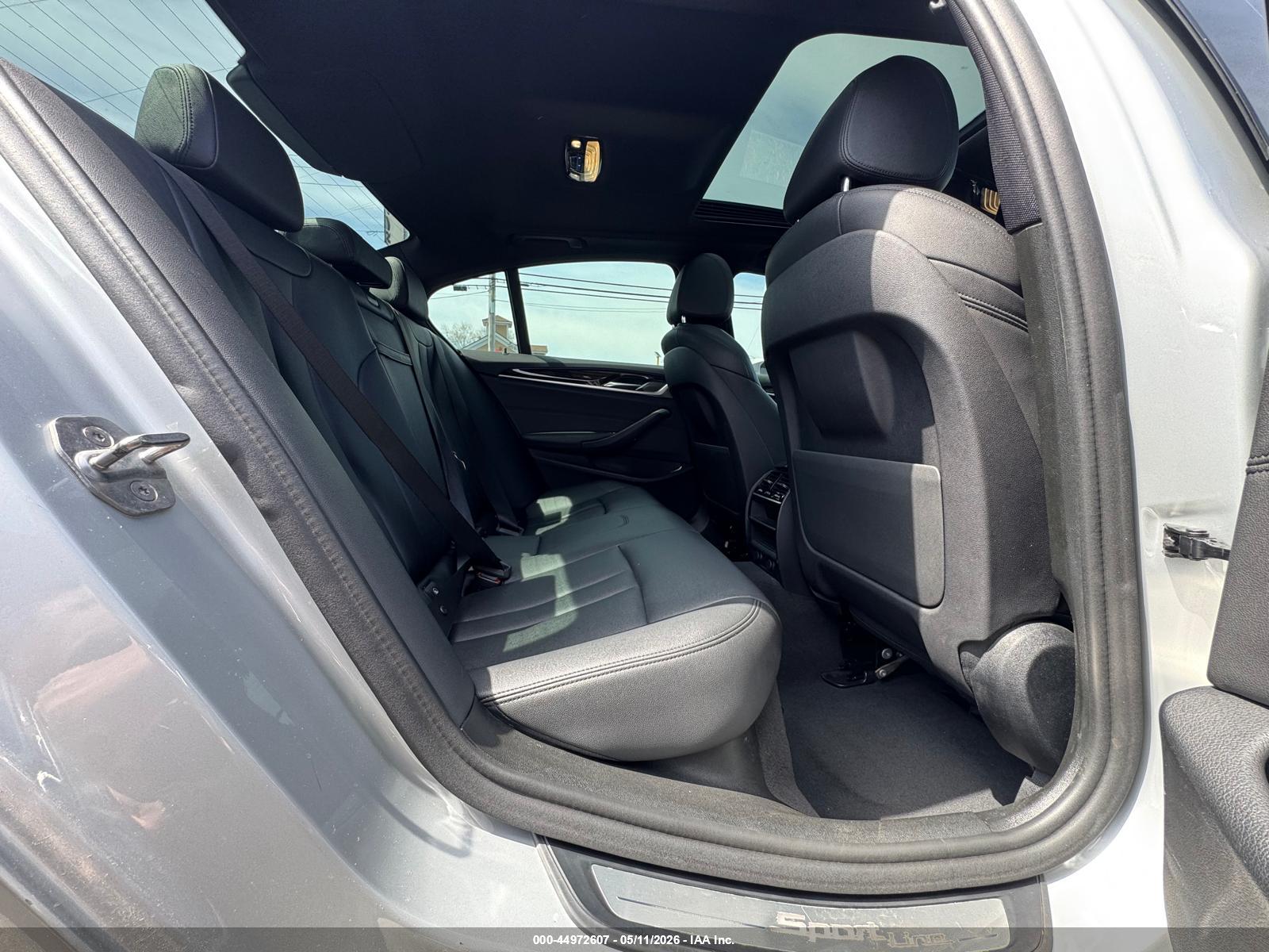 BMW 530I image 6