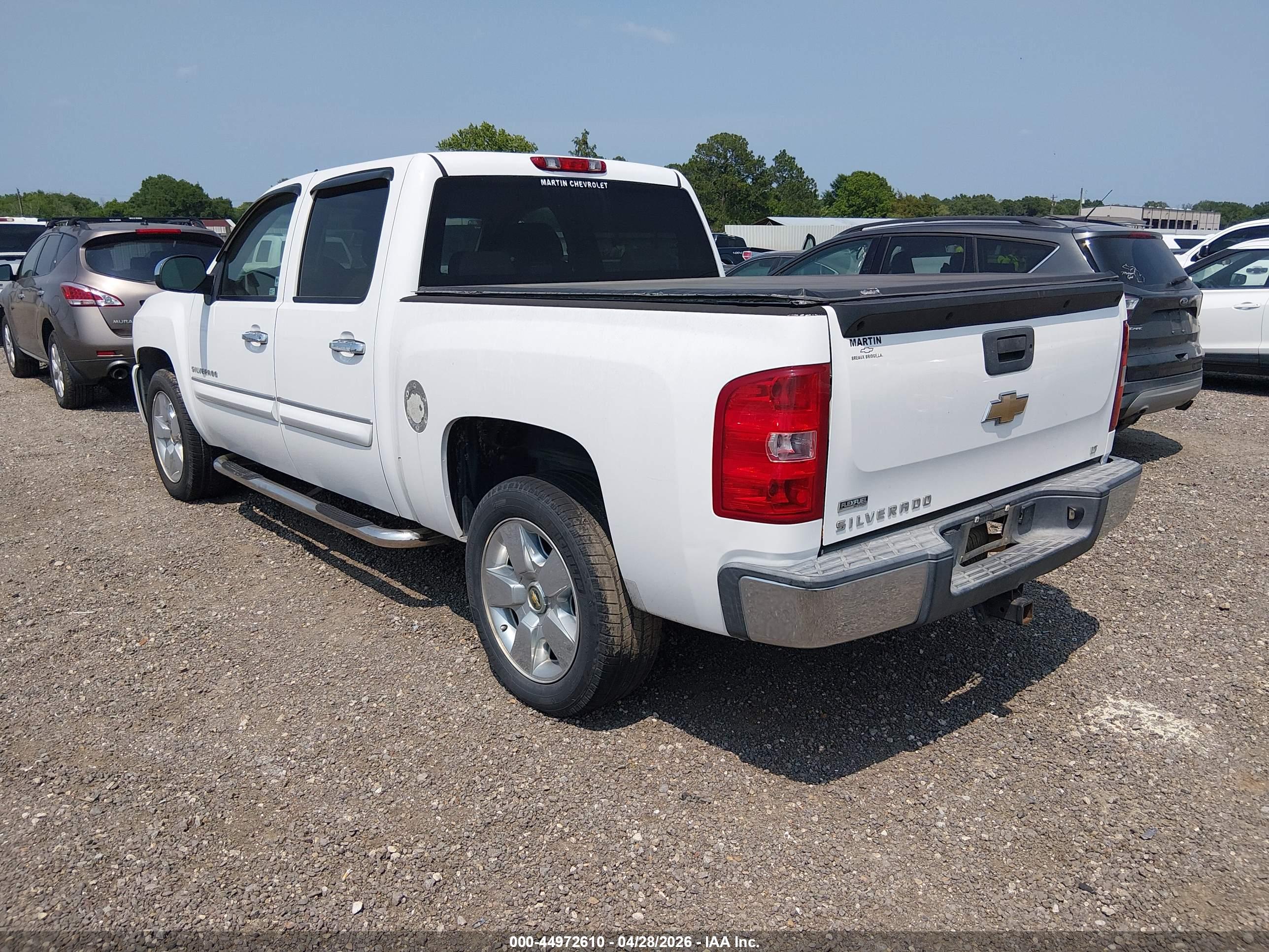 CHEVROLET SILVERADO image 3