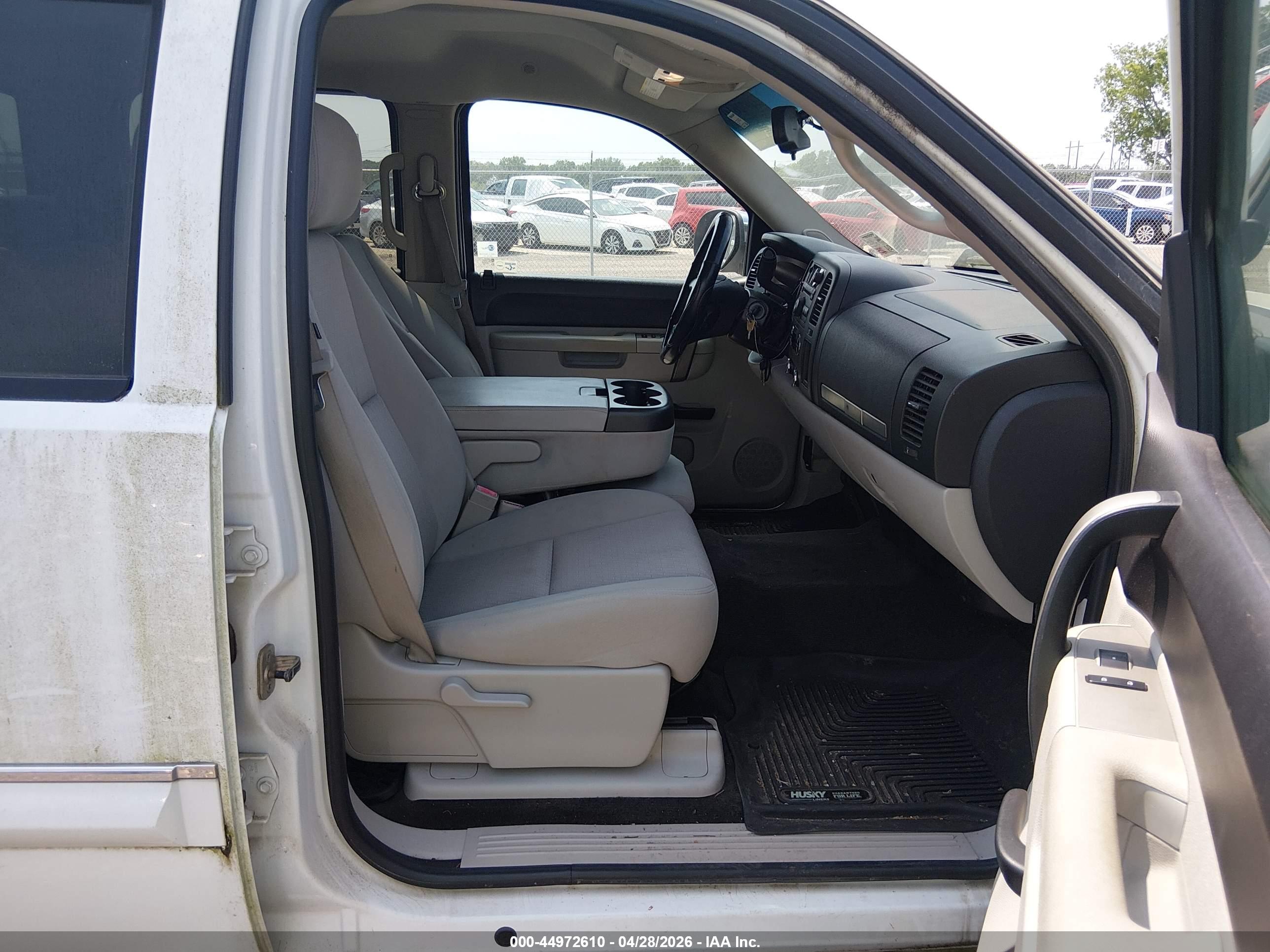 CHEVROLET SILVERADO image 5