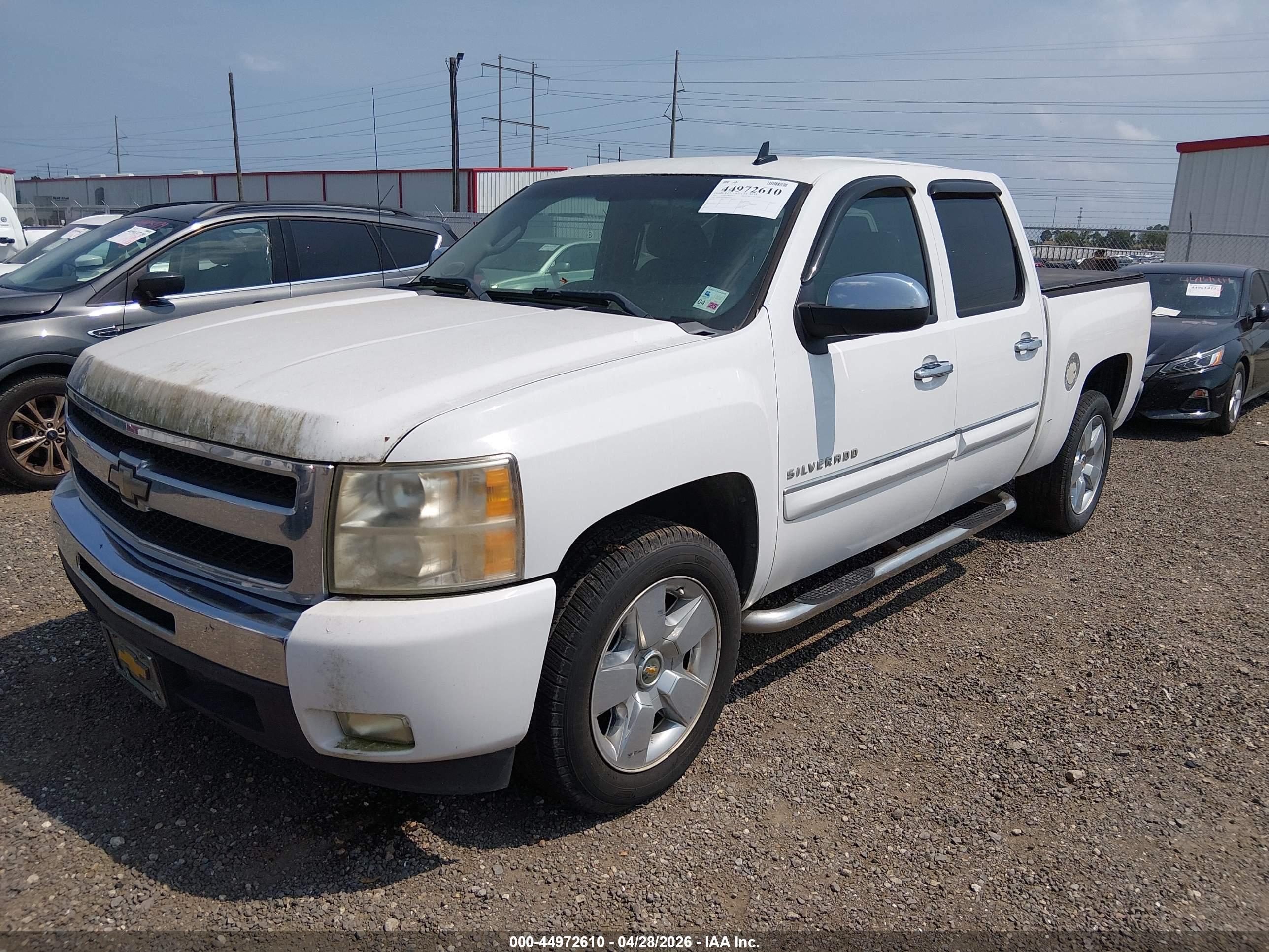 CHEVROLET SILVERADO image 6