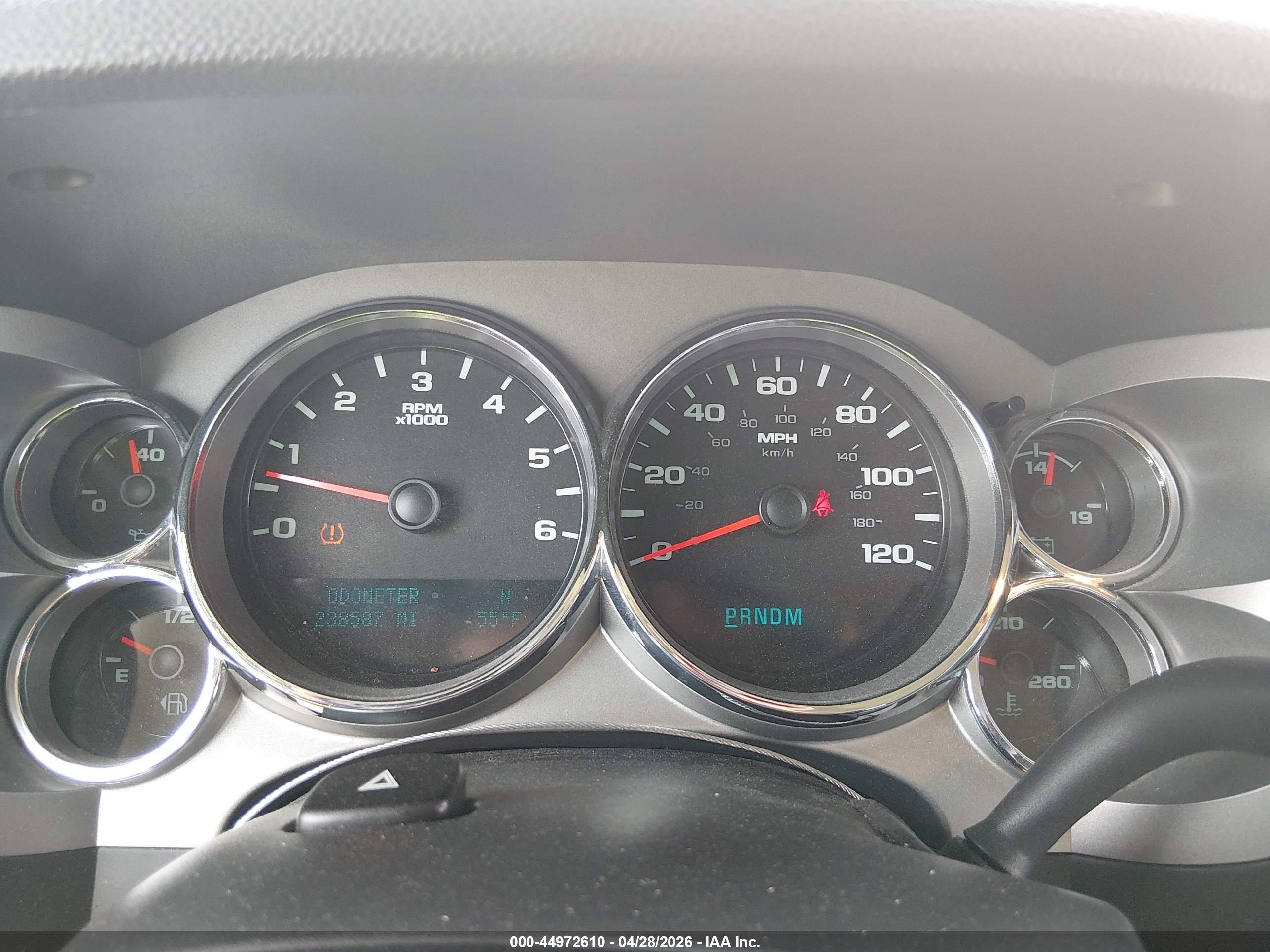 CHEVROLET SILVERADO image 7