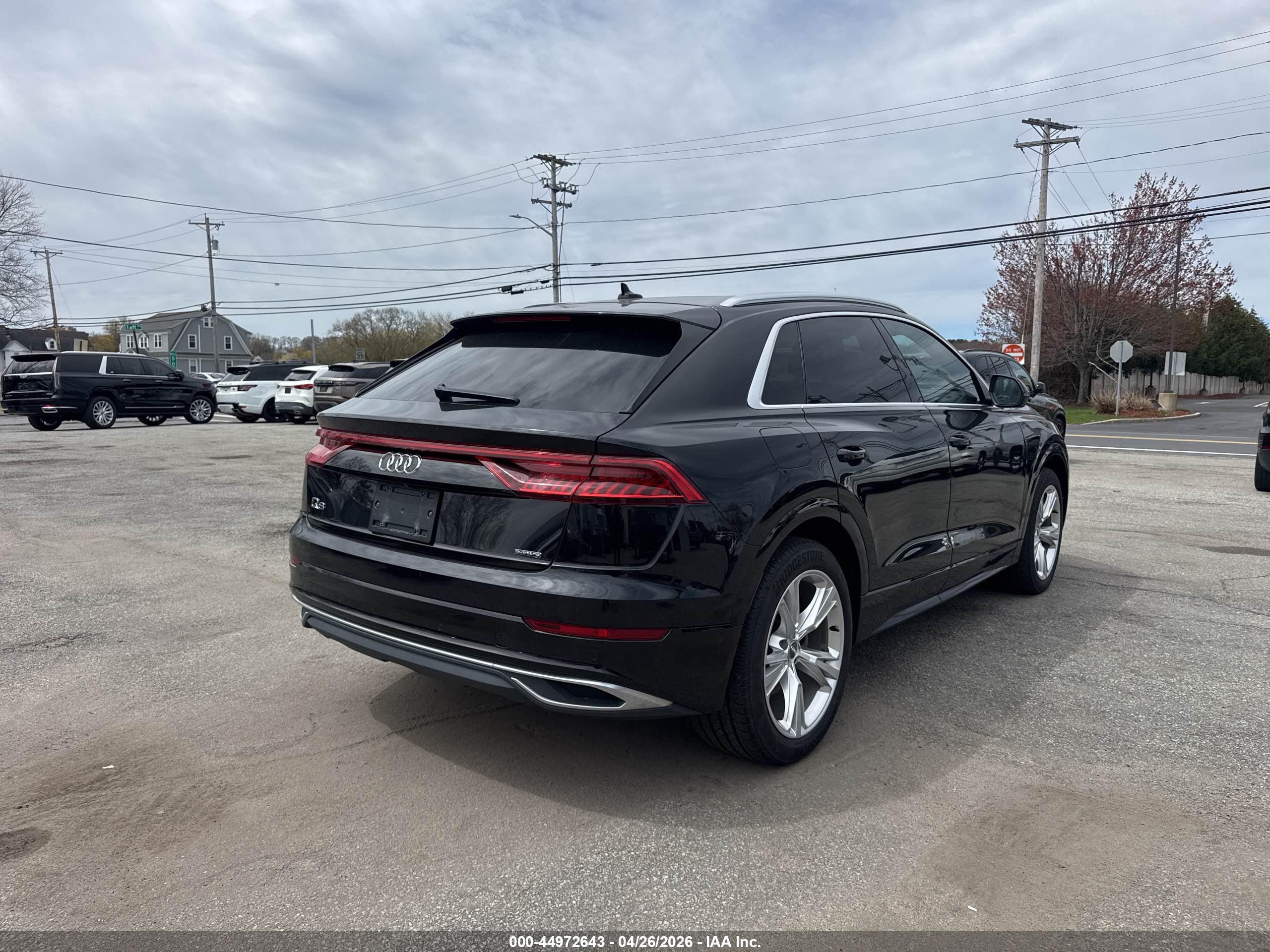 AUDI Q8 image 4