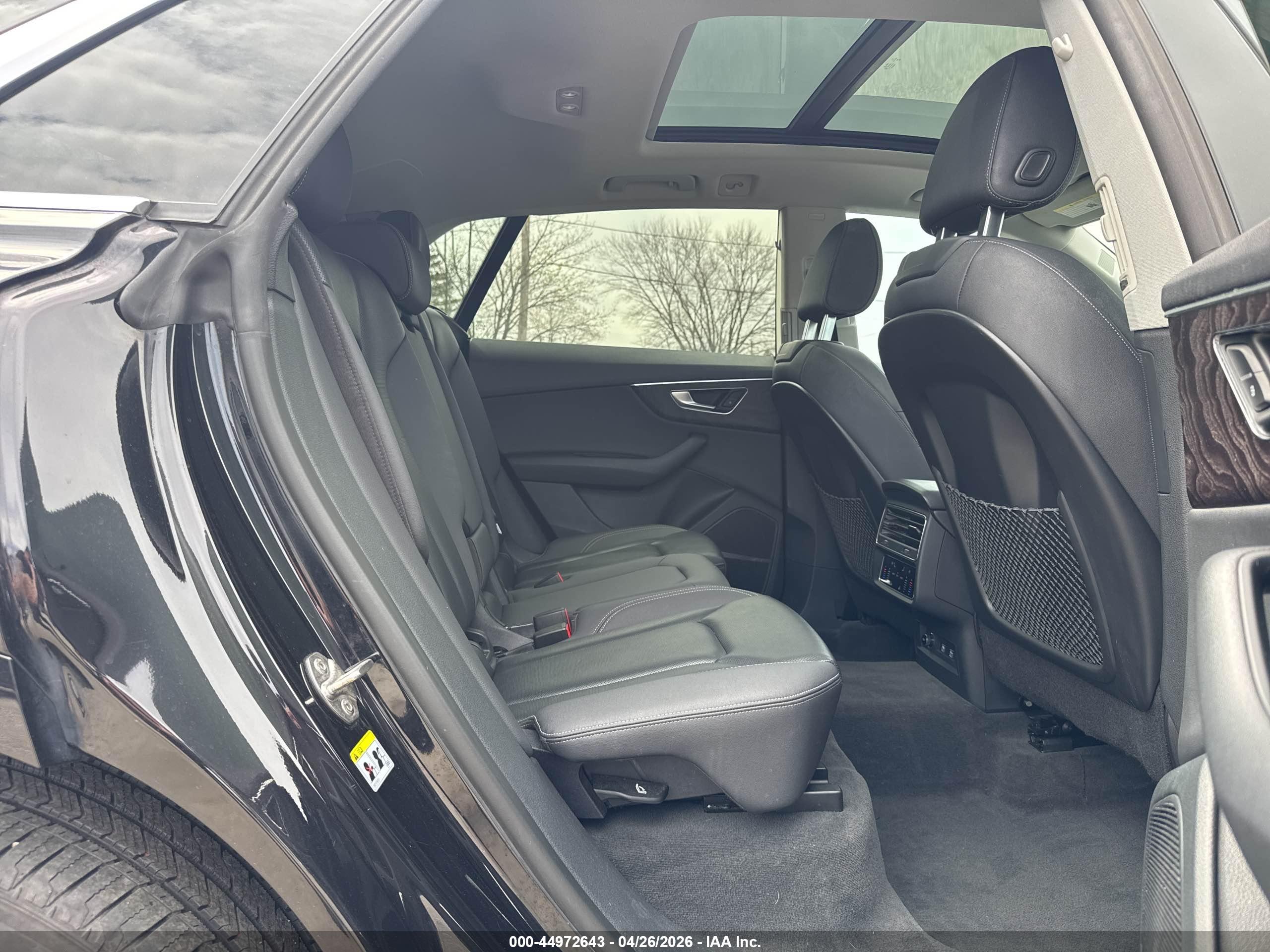 AUDI Q8 image 6