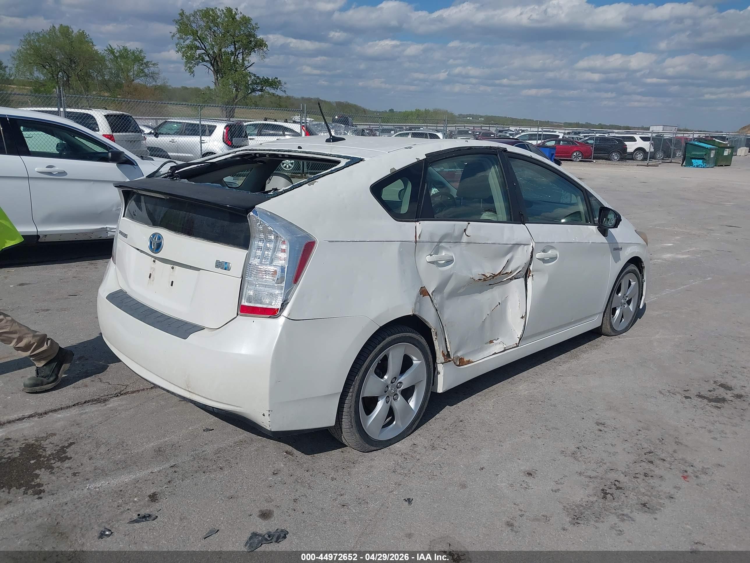 TOYOTA PRIUS image 6