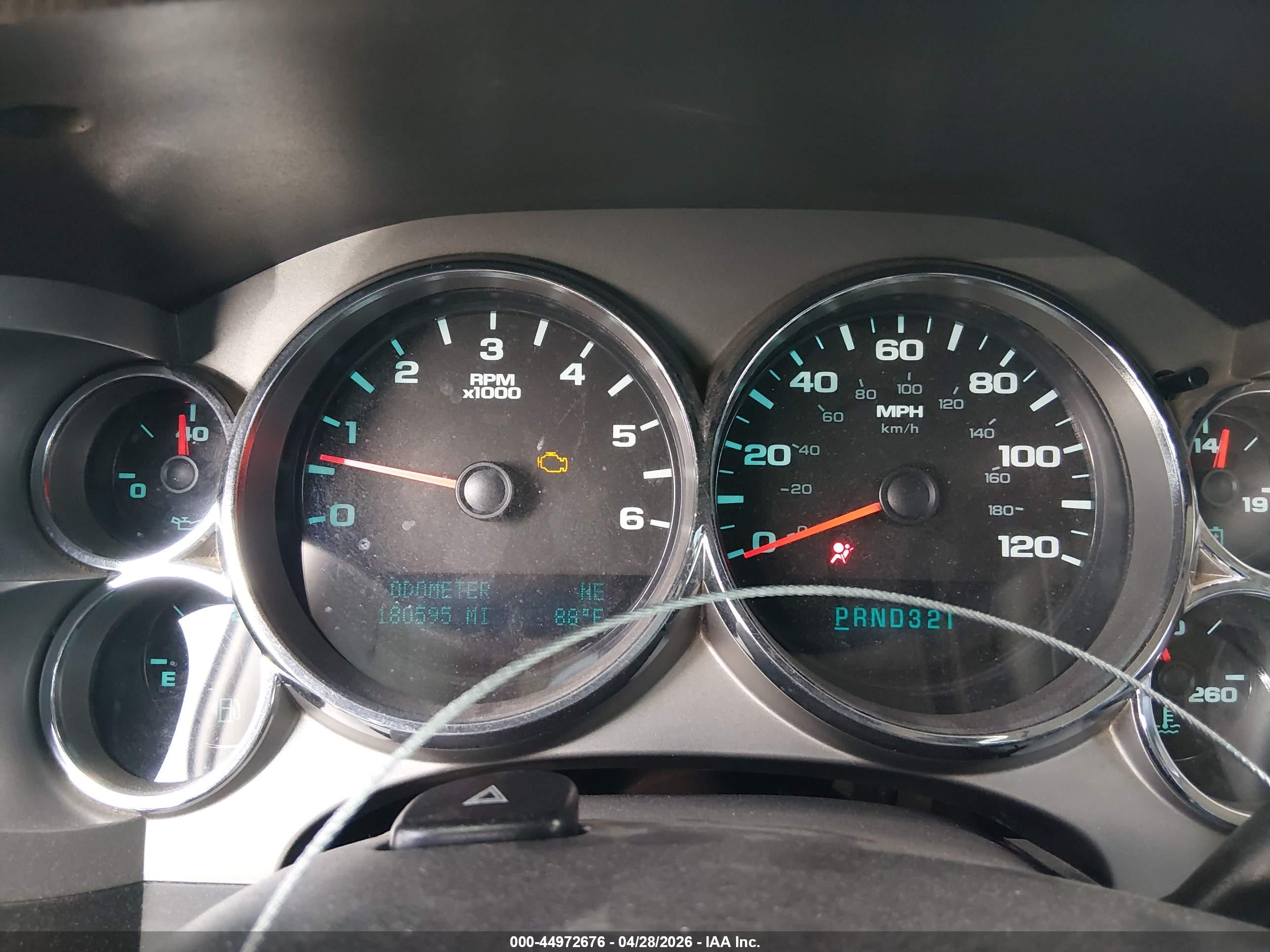 CHEVROLET SILVERADO image 7