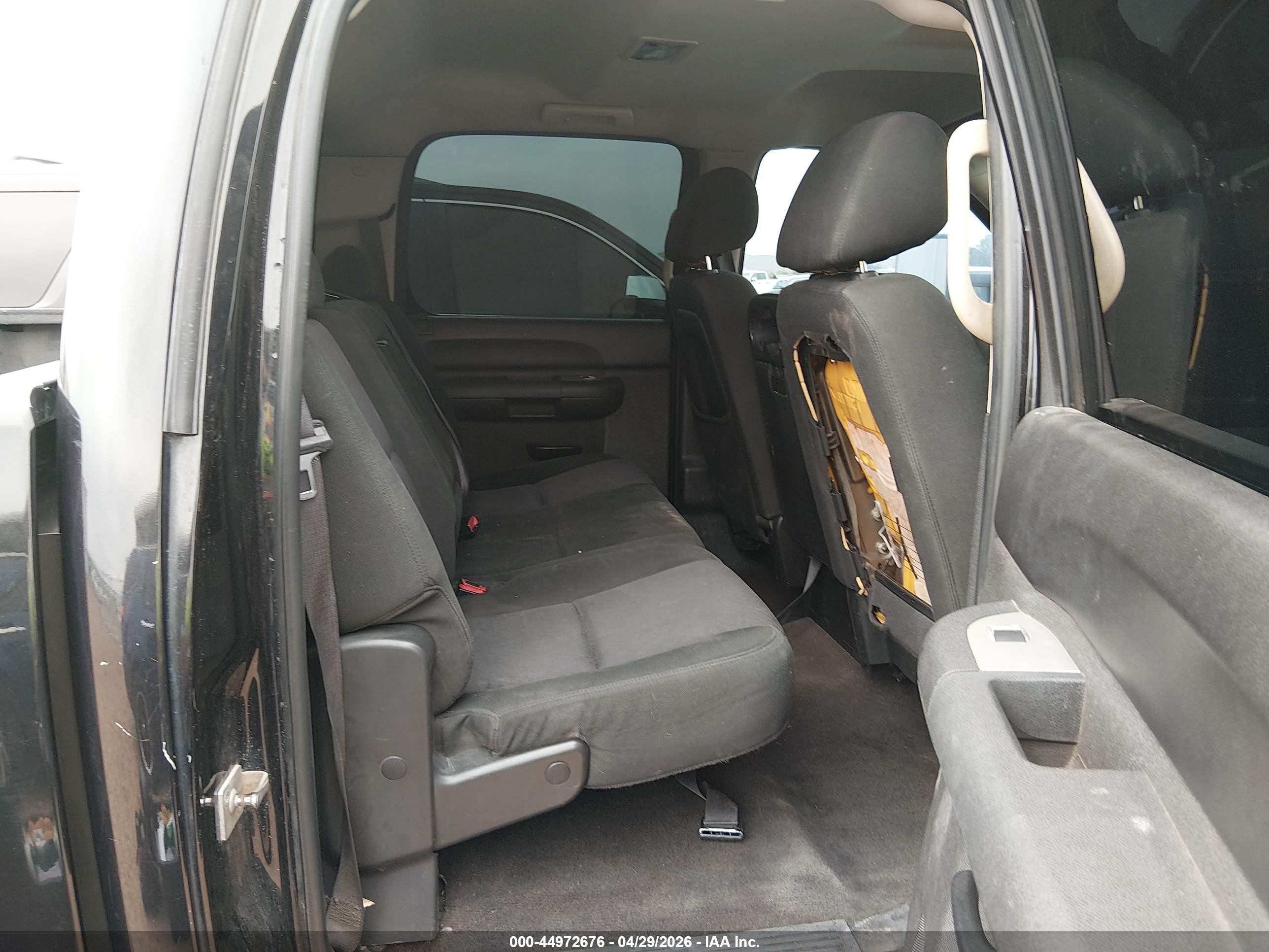 CHEVROLET SILVERADO image 8