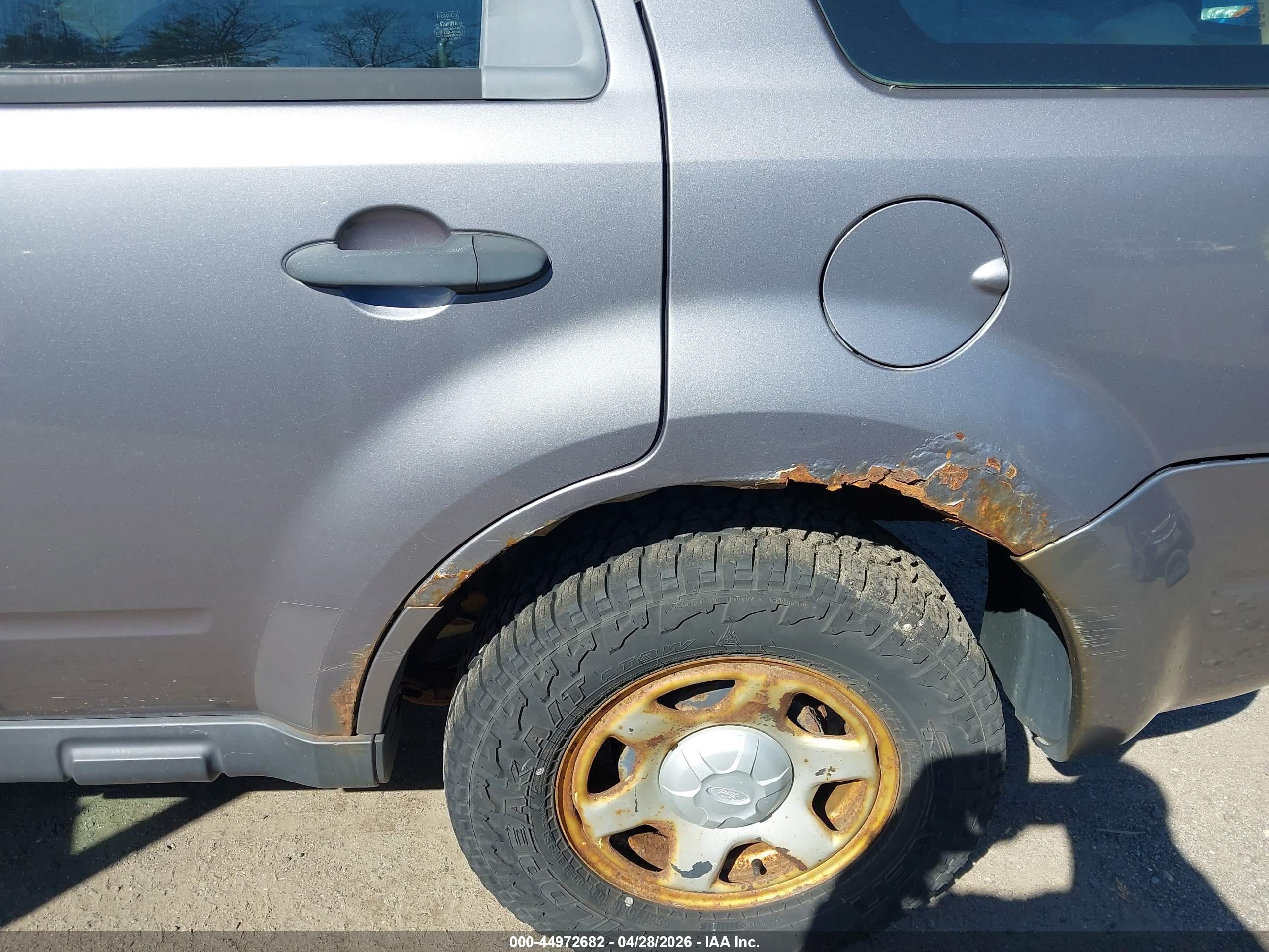 FORD ESCAPE image 6