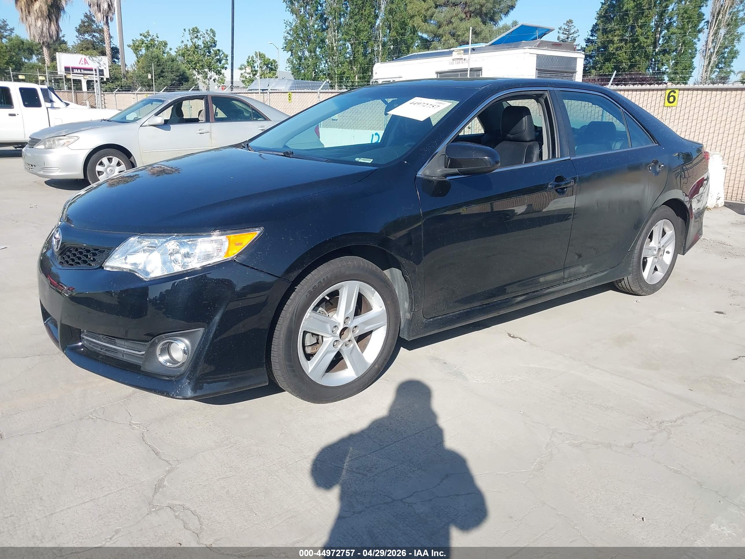 TOYOTA CAMRY image 2