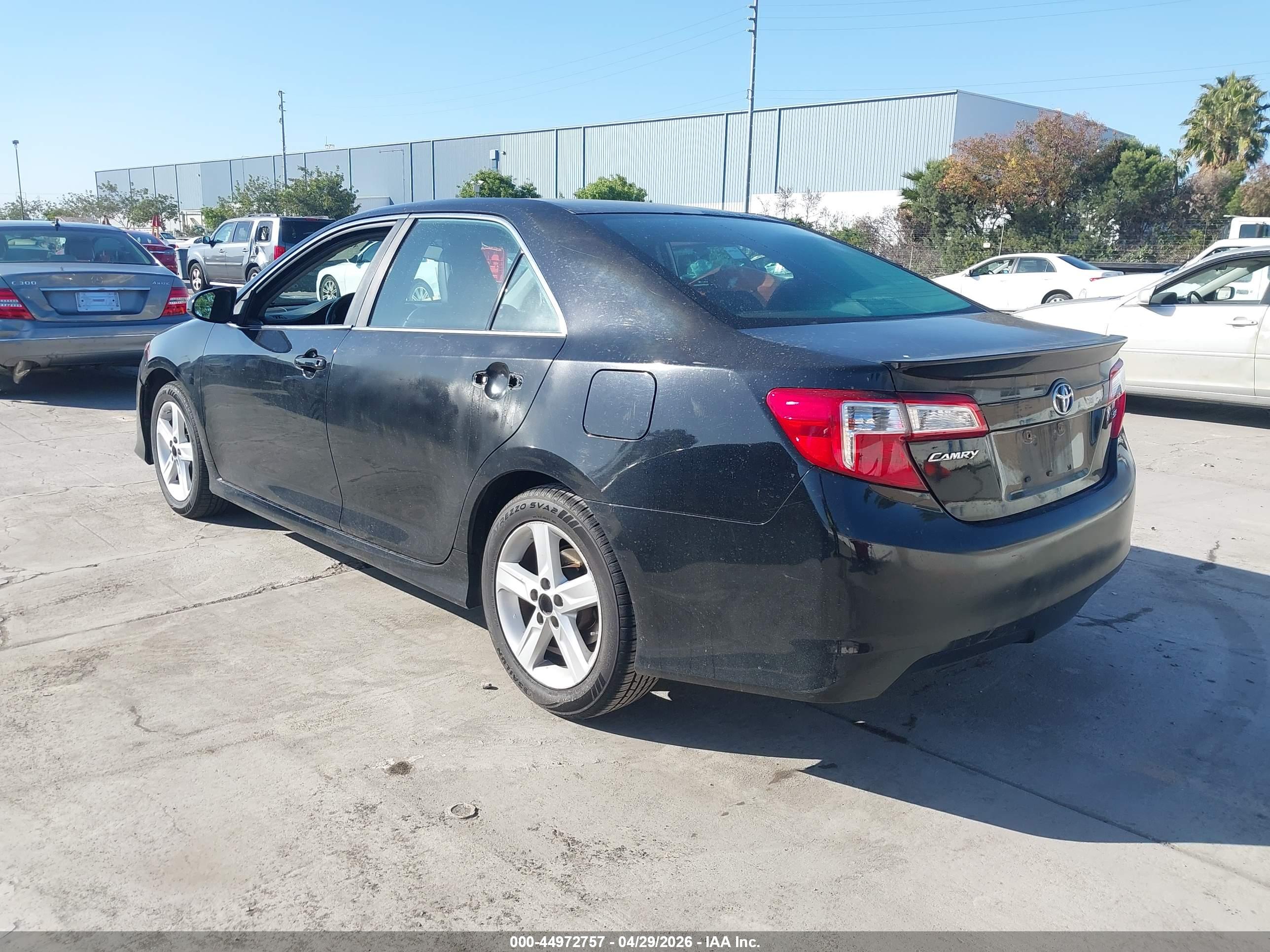TOYOTA CAMRY image 3