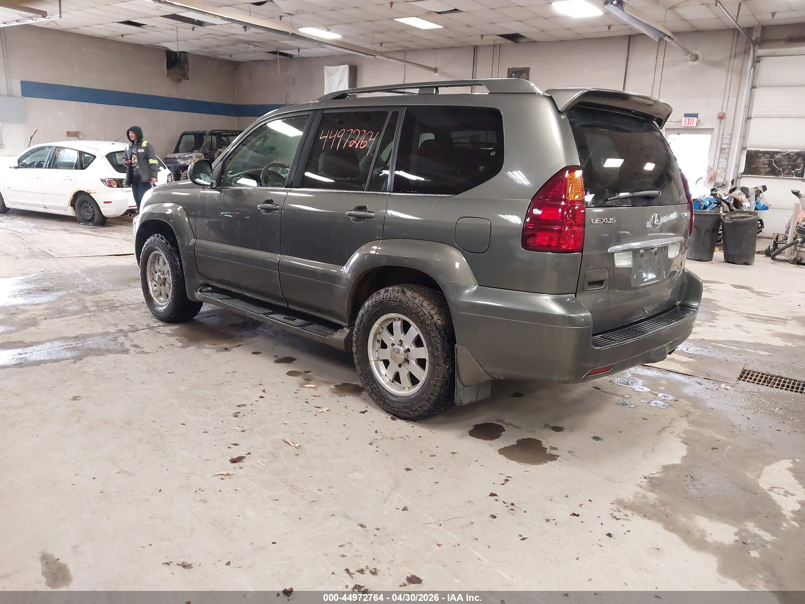 LEXUS GX image 3