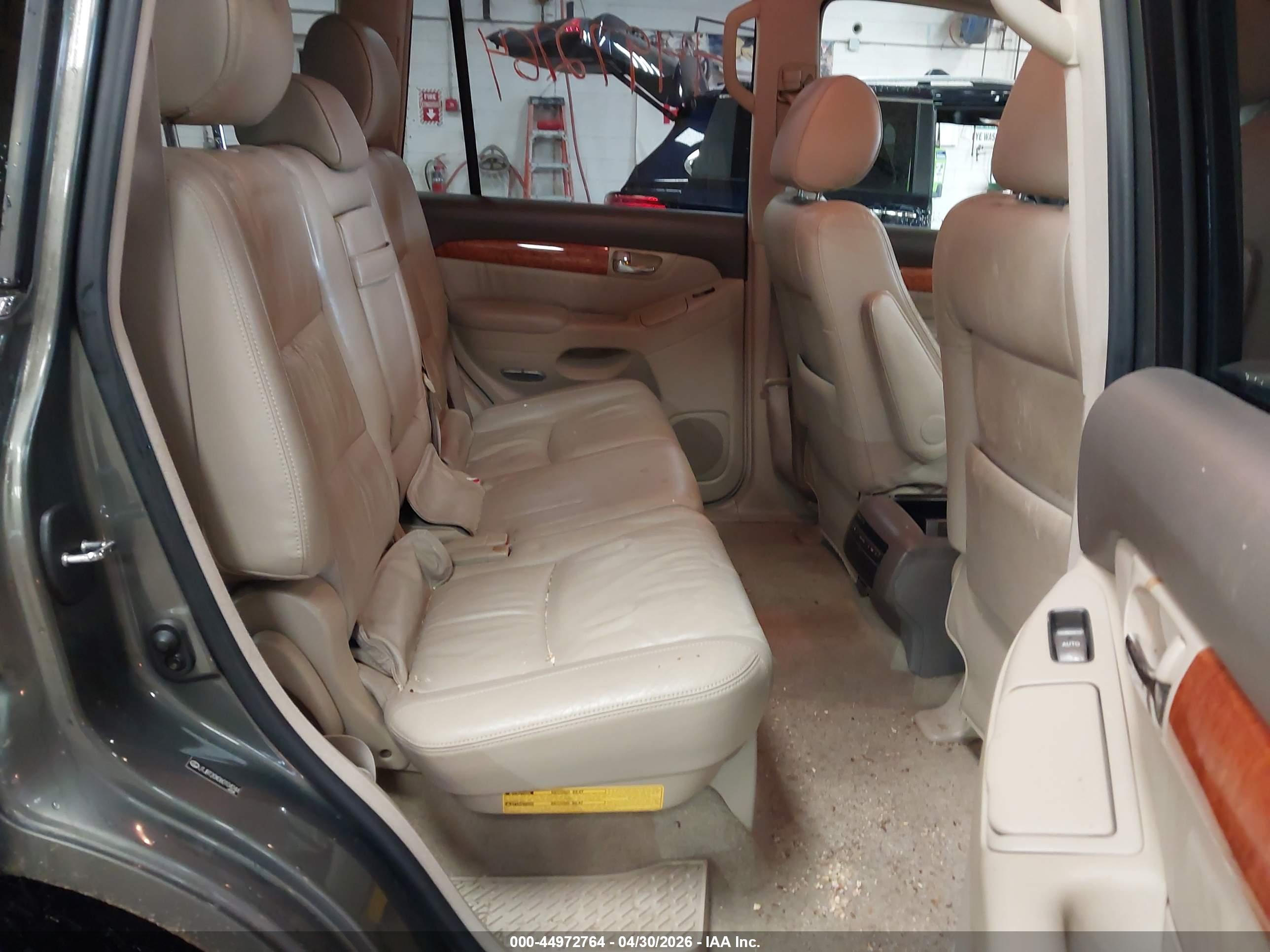LEXUS GX image 8